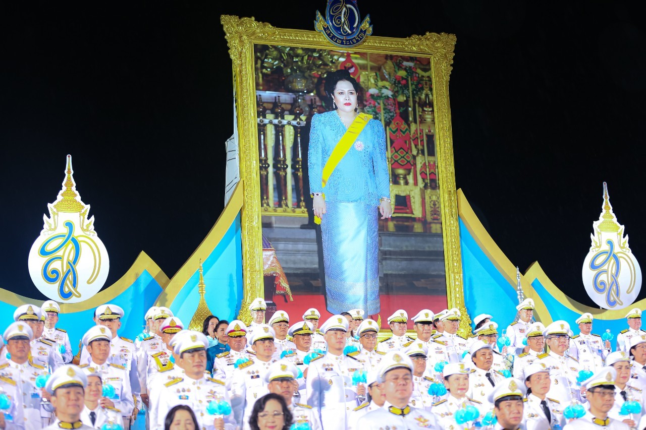 รัฐมนตรีว่าการกระทรวงสาธารณสุข ร่วมพิธีถวายเครื่องราชสักการะและพิธีจุดเทียนถวายพ...