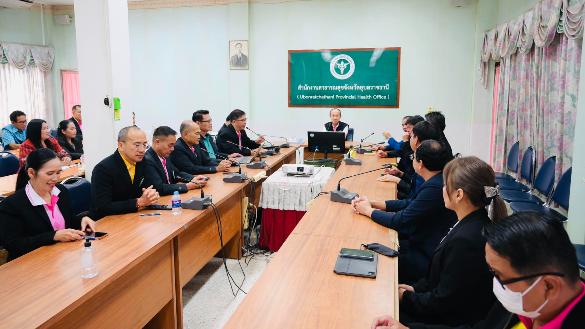 นพ.สสจ.อุบลฯ ประธานกล่าวเปิดการประชุมหัวหน้ากลุ่มงานบริหารทั่วไป จังหวัดอุบลราชธานี ประจำปี 2568