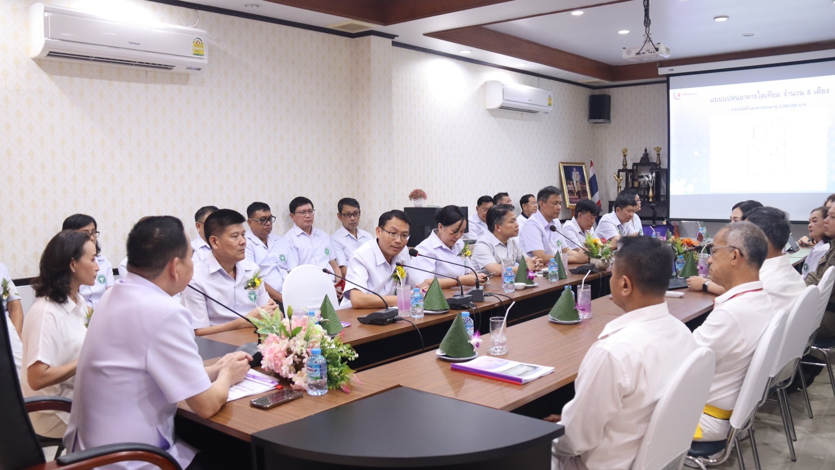 รัฐมนตรีช่วยว่าการกระทรวงสาธารณสุข ลงพื้นที่ตรวจเยี่ยมโรงพยาบาลท้ายเหมืองชัยพัฒน...