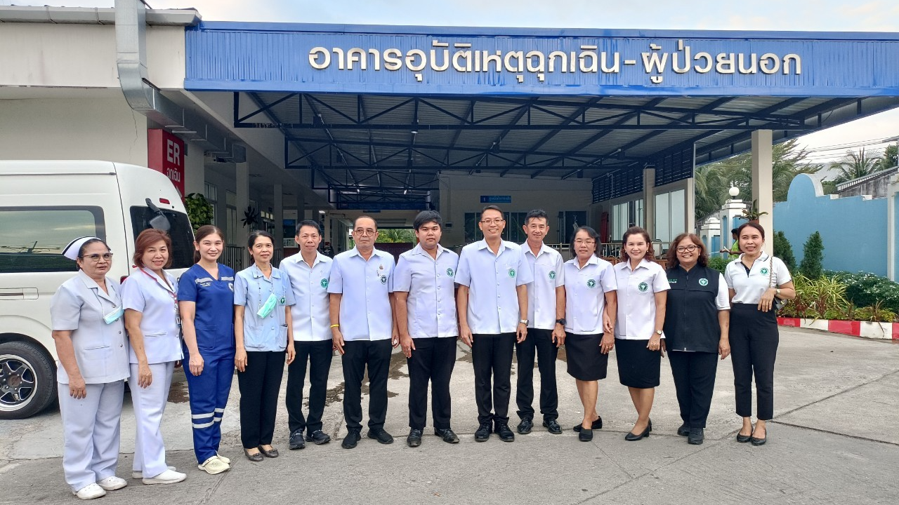 นายแพทย์สาธารณสุขจังหวัดพังงา ลงพื้นที่ตรวจเยี่ยมความพร้อมของห้องฉุกเฉินโรงพยาบาลตะกั่วทุ่ง ในช่วงเทศกาลปีใหม่ พ.ศ.2568