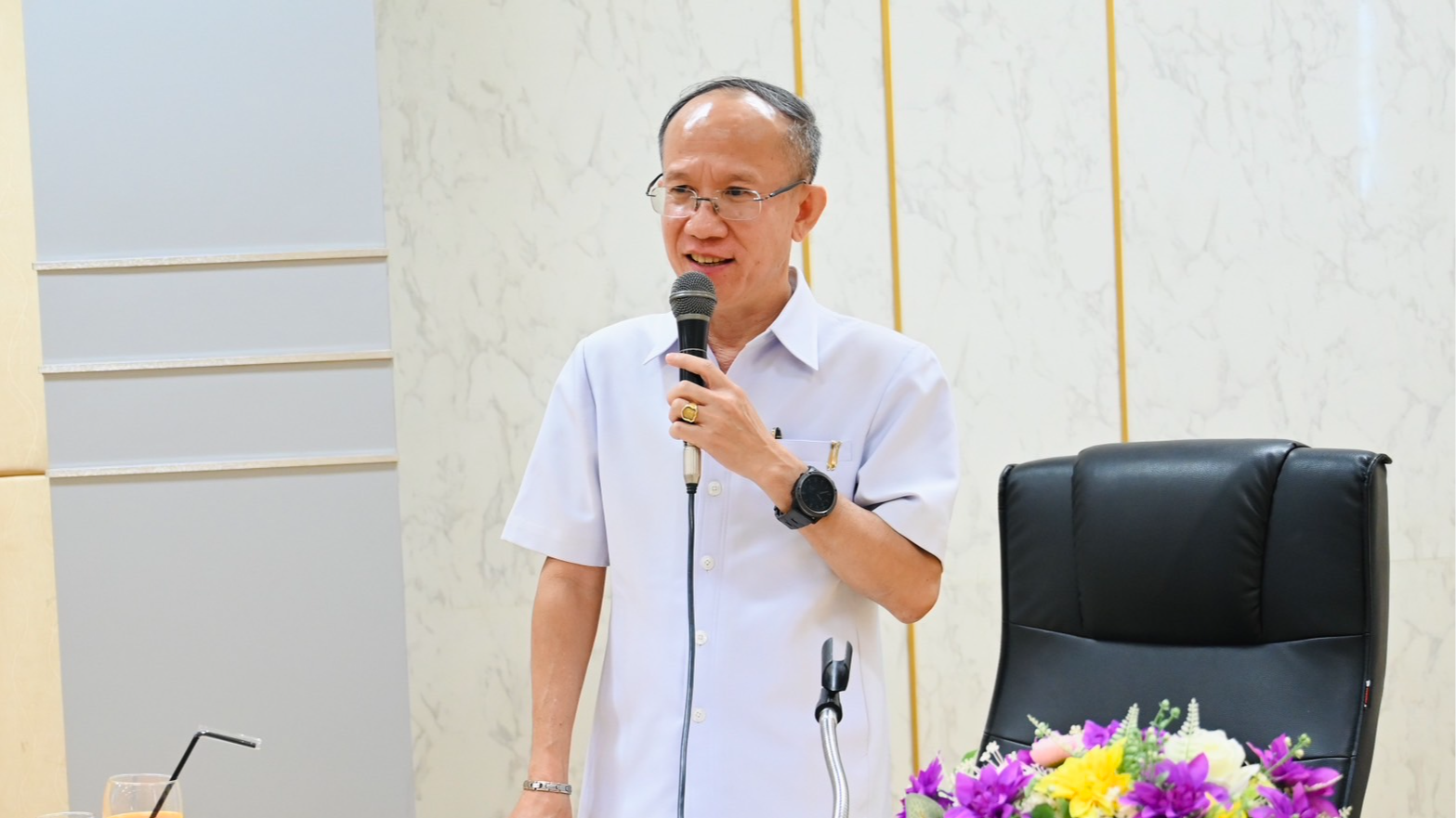 นพ.สสจ.อุบลฯ ประธานในพิธีเปิดการประชุมเชิงปฏิบัติการ และฟื้นฟูการช่วยเลิกบุหรี่แ...