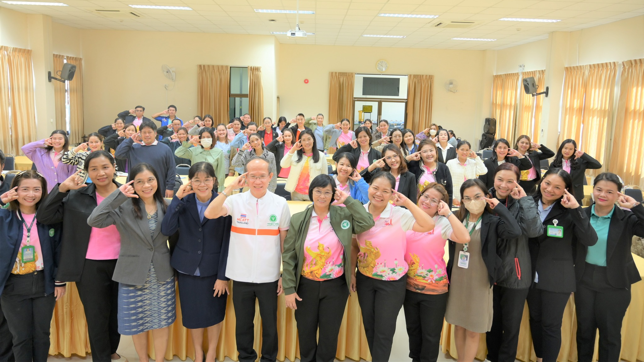 นพ.สสจ.อุบลฯ ประธานกล่าวเปิดการประชุมติดตามงานผู้รับผิดชอบงานสุขภาพจิตระดับอำเภอ...