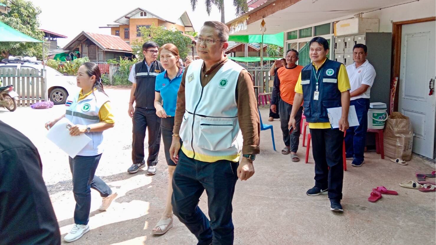 สสอ.อุบลรัตน์ พร้อมด้วยเจ้าหน้าที่ รพ.อุบลรัตน์  รพ.สต.ทุ่งโป่ง  และ อบต.ทุ่งโป่...