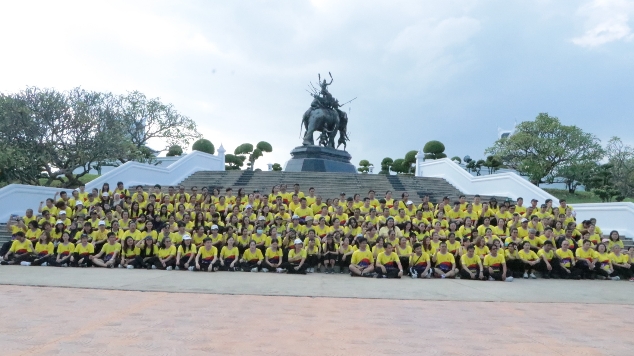 รพงเสนา ร่วมบันทึกภาพกิจกรรมเตรียมความพร้อม ในกิจกรรม เดิน วิ่ง ปั่น ป้องกันอัมพาต ครั้งที่ 10