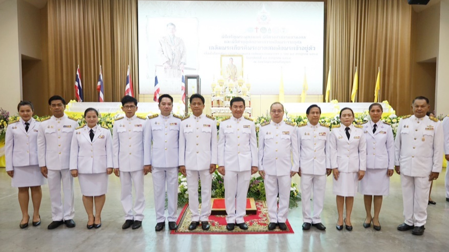 หมอใหญ่กรุงเก่า: เข้าร่วมพิธีเจริญพระพุทธมนต์ พิธีทางศาสนามหามงคล พิธีทำบุญตักบา...