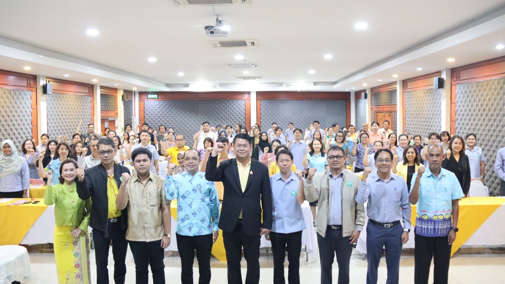 นายแพทย์สาธารณสุขจังหวัดพังงา ประธานเปิดการประชุมเชิงปฏิบัติการ “เหลียวหลังแลหน้...