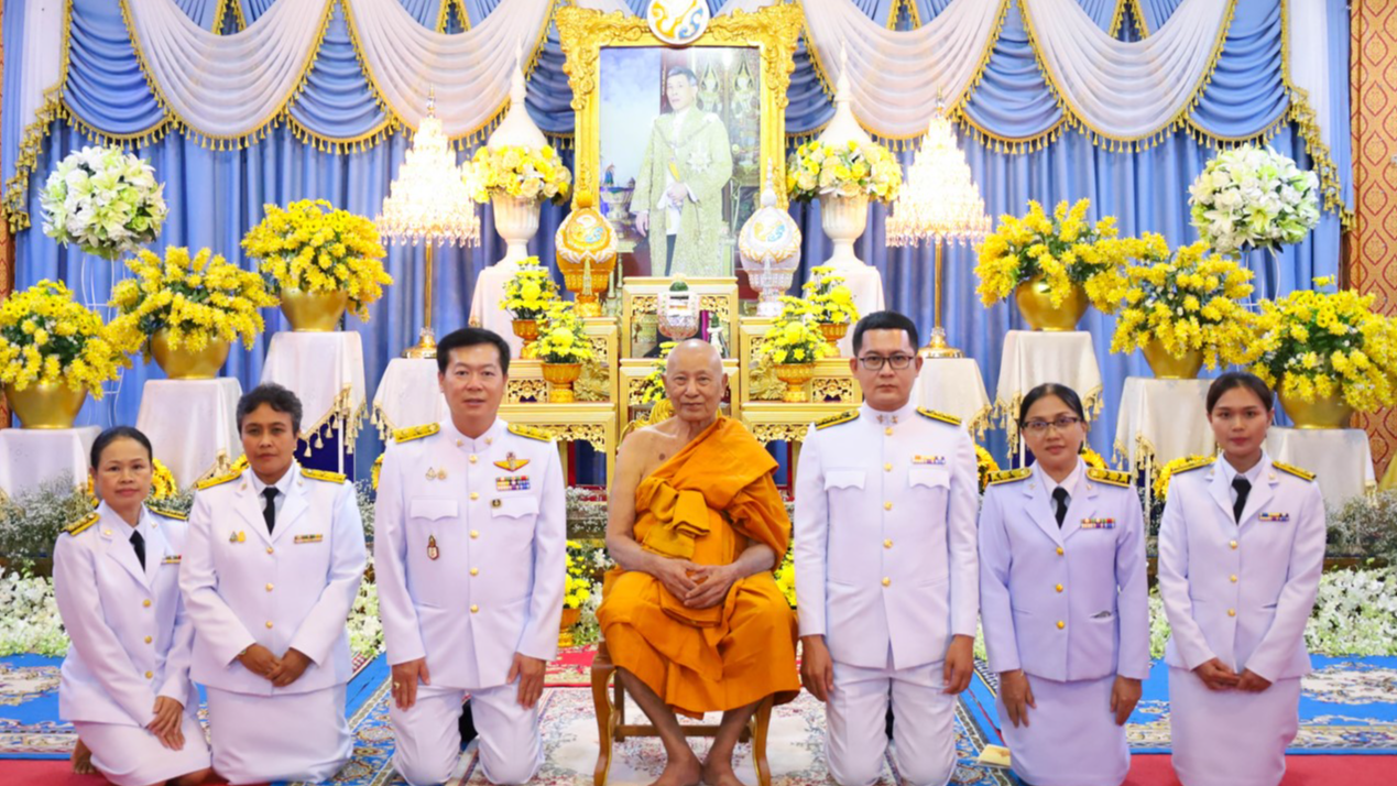 โรงพยาบาลประจวบคีรีขันธ์ ร่วมพิธีเจริญพระพุทธมนต์เฉลิมพระเกียรติ ถวายพระพรชัยมงค...