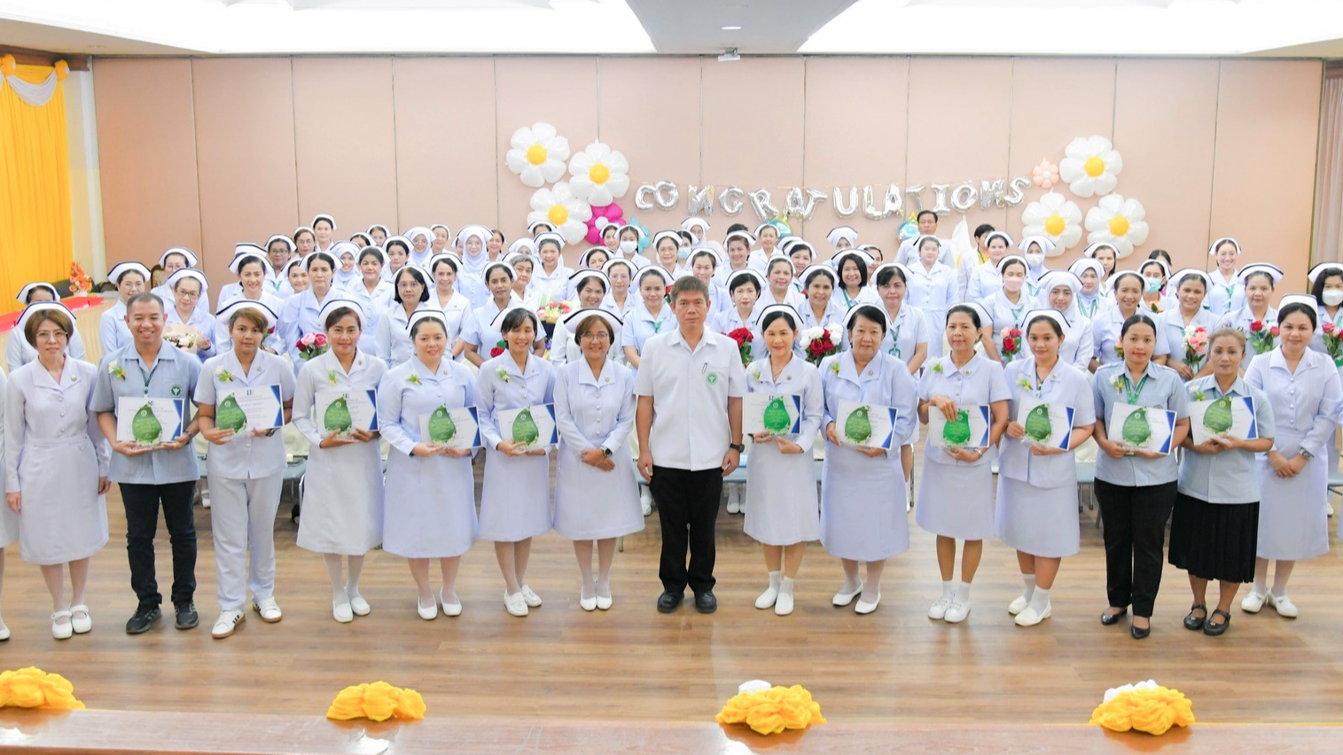 โรงพยาบาลสงขลา จัดพิธีเทิดพระเกียรติ “สมเด็จพระศรีนครินทราบรมราชชนนี” เนื่องในวันพยาบาลแห่งชาติ