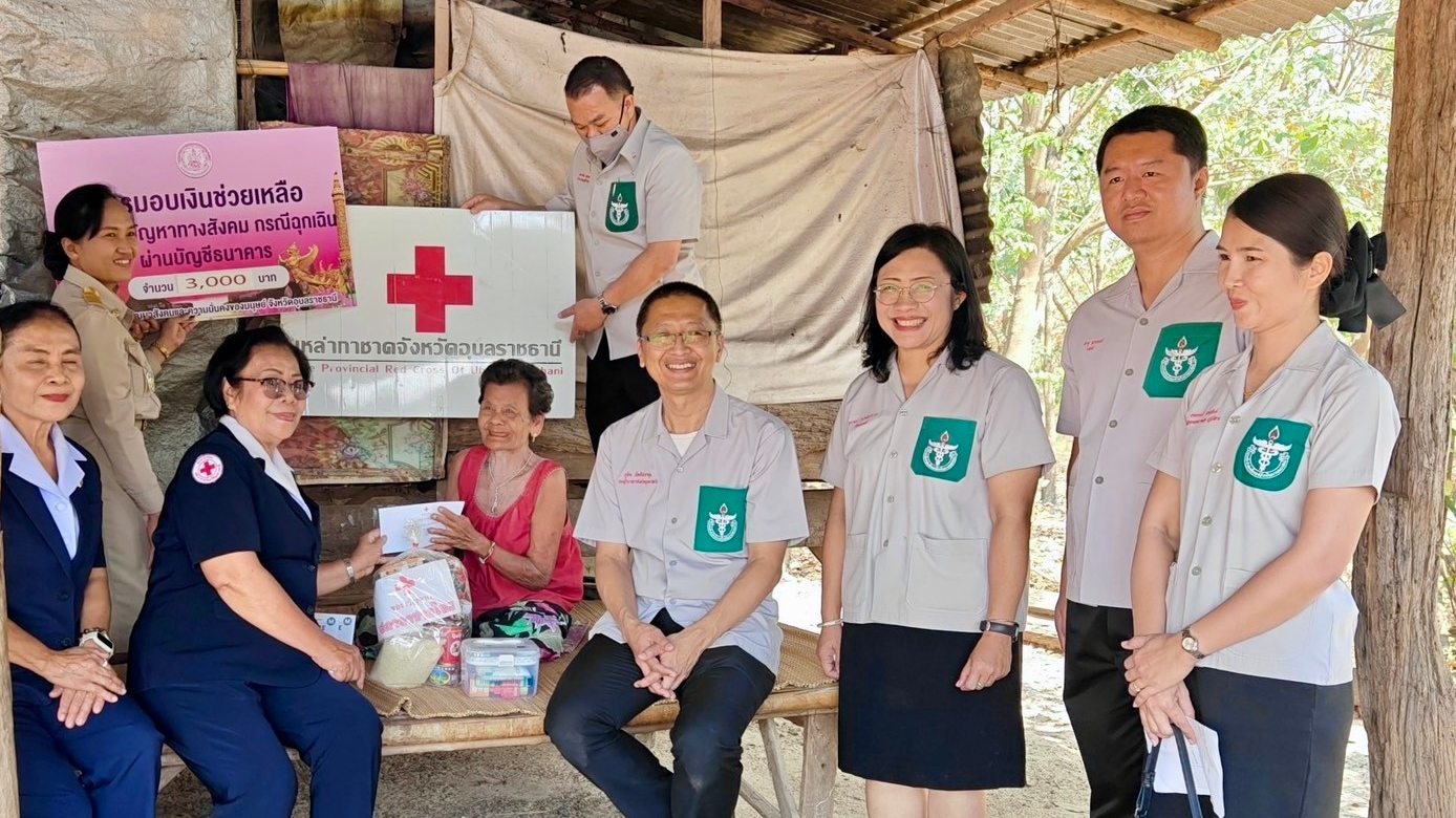 สา'สุขอุบลฯ จัดกิจกรรมหน่วยแพทย์เคลื่อนที่ พอ.สว. บูรณาการ กิจกรรม  “ บำบัดทุกข์ บำรุงสุข สร้างรอยยิ้มให้ประชาชน ”  ณ  โรงเรียนบ้านหนองดุม  หมู่ที่ 15  ตำบลไพบูลย์ อำเภอน้ำขุ่น จ.อุบลราชธานี