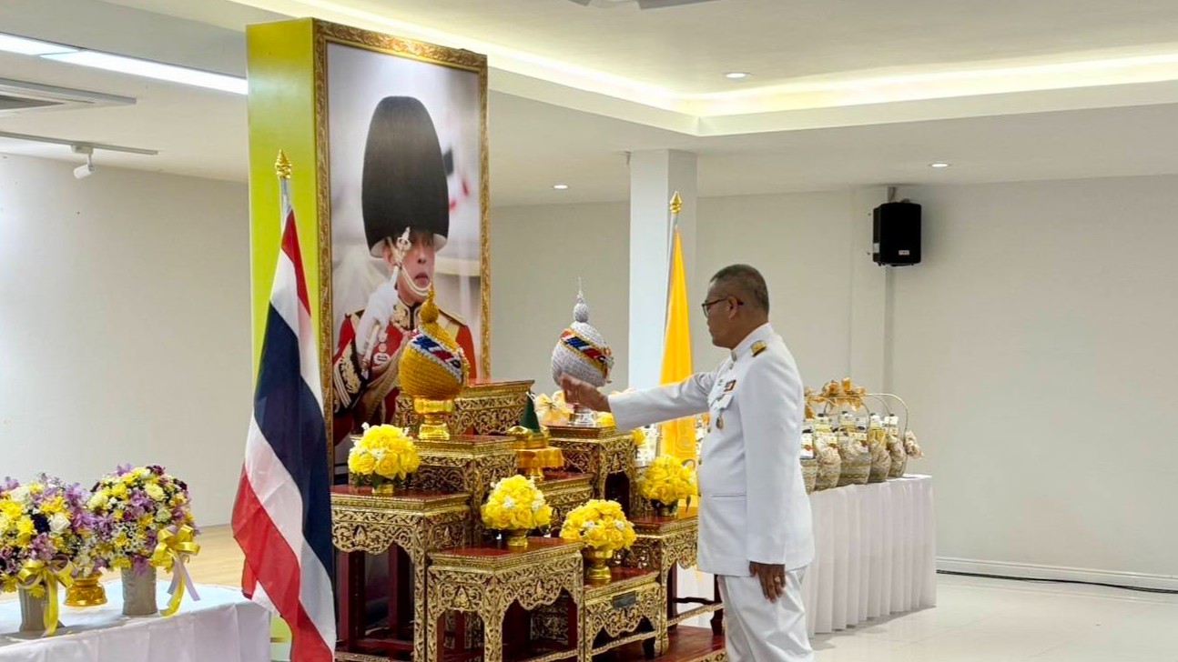 พระบาทสมเด็จพระเจ้าอยู่หัว และสมเด็จพระนางเจ้าฯ พระบรมราชินี ทรงแสดงความห่วงใยต่อกำลังพลที่ได้รับบาดเจ็บจากเหตุการณ์ความไม่สงบในพื้นที่ชายแดนไทย–กัมพูชา