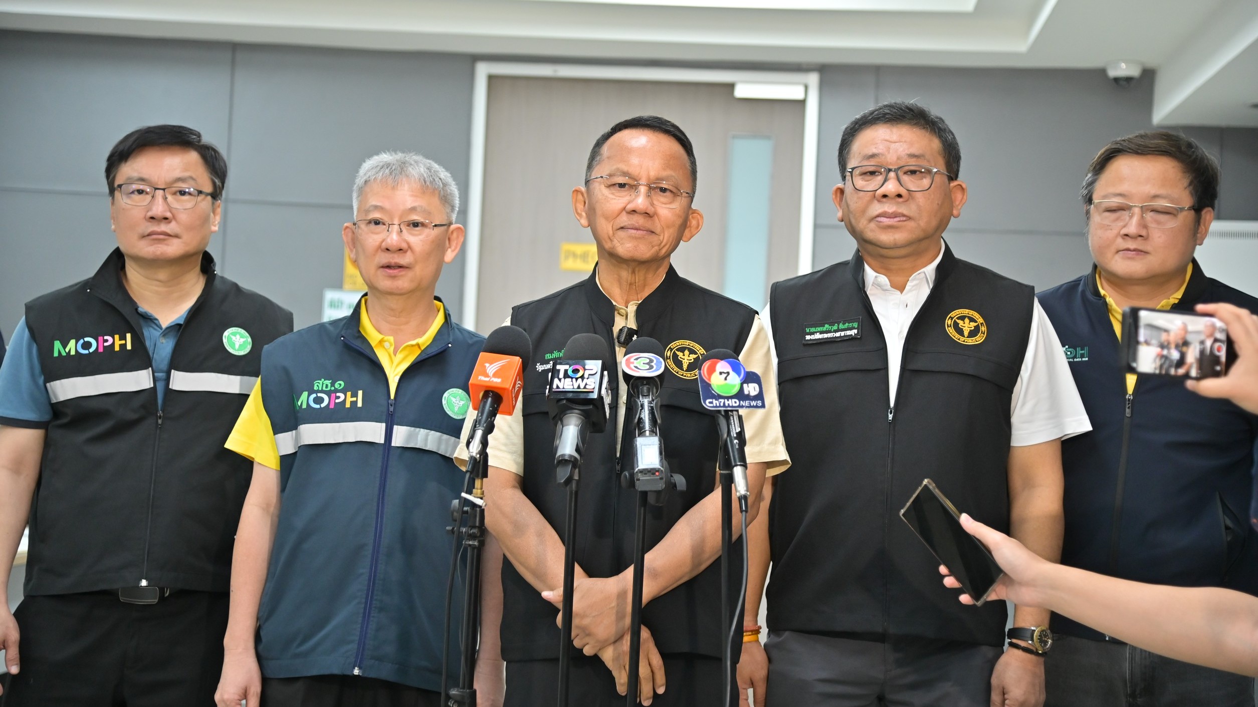 “สมศักดิ์” เผย ยังมีน้ำท่วม 5 จังหวัด ให้ผู้ตรวจฯ ติดตามสถานการณ์พร้อมสนับสนุนให้หน่วยบริการในพื้นที่ดูแลประชาชนได้ต่อเนื่อง