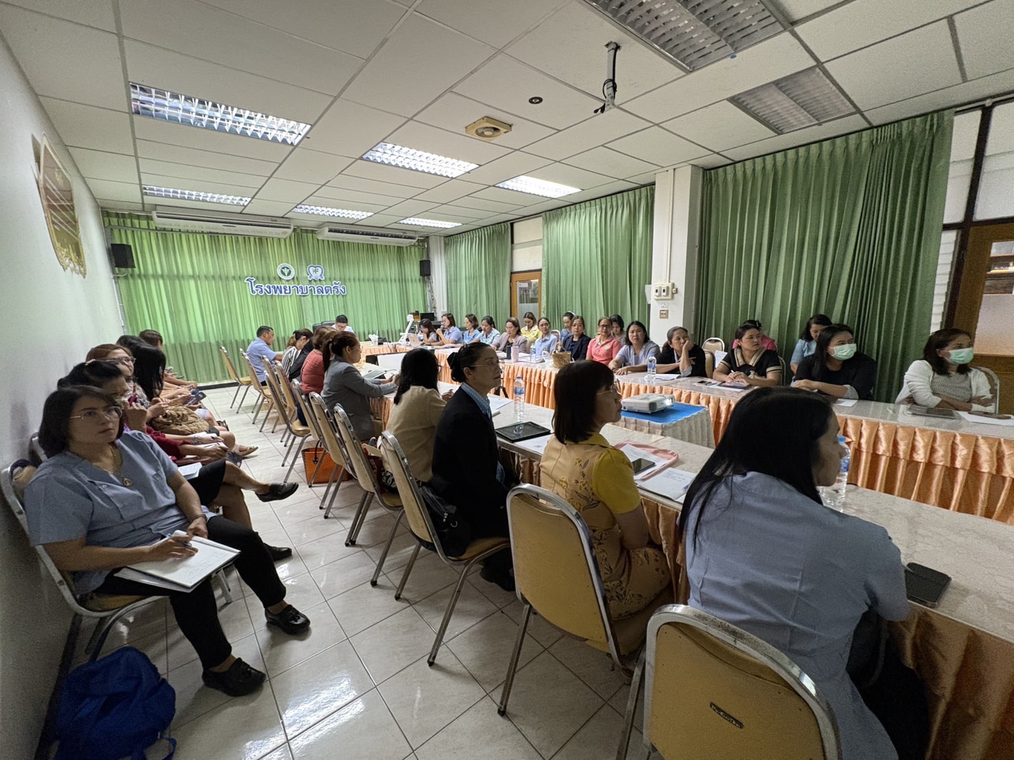 สธ.ตรัง นำโดยกลุ่มงานส่งเสริมสุขภาพ สำนักงานสาธารณสุขจังหวัดตรัง พร้อมด้วยคณะอนุกรรมการส่งเสริมสุขภาพหญิงมีครรภ์และทารก จังหวัดตรัง ประชุมคณะอนุกรรมการป้องกันและแก้ไขภาวะครรภ์เสี่ยง และการคลอดก่อนกำหนด ระดับจังหวัด