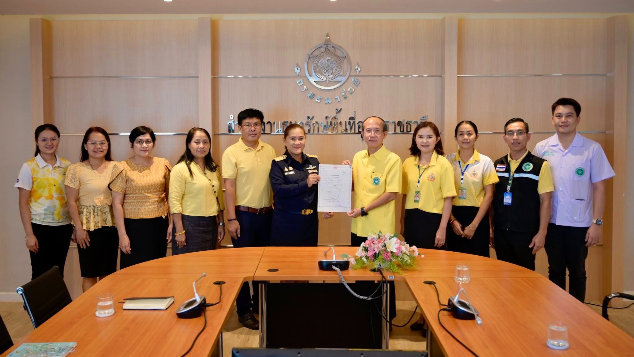 นพ.สสจ.อุบลฯ ร่วมพิธีรับมอบหนังสืออนุญาตให้ใช้พื้นที่ราชพัสดุ ให้แก่โรงพยาบาลเขื่องใน อำเภอเขื่องใน จังหวัดอุบลราชธานี