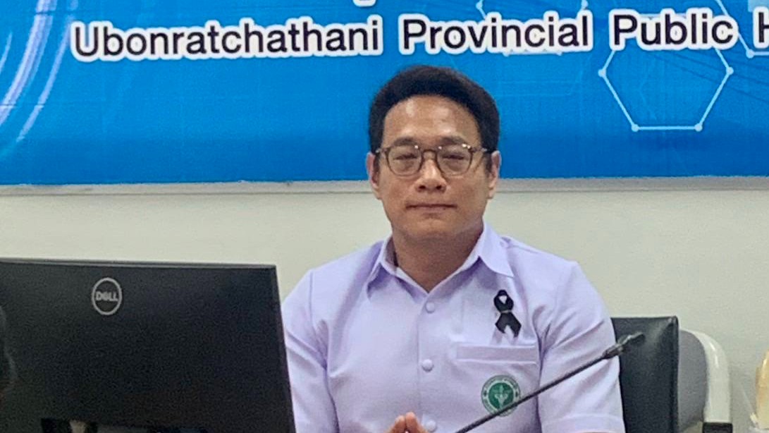 สา‘สุขอุบลฯ เข้าร่วมประชุมการเตรียมการด้านการแพทย์และสาธารณสุขและอำนวยความสะดวกประชาชนต่างจังหวัดที่เดินทางเข้ากราบพระบรมศพสมเด็จพระนางเจ้าสิริกิติ์ พระบรมราชินีนาถ พระบรมราชชนนีพันปีหลวง ณ พระที่นั่งดุสิตมหาปราสาทภายในพระบรมมหาราชวัง ภายหลังจากการพระราชพ