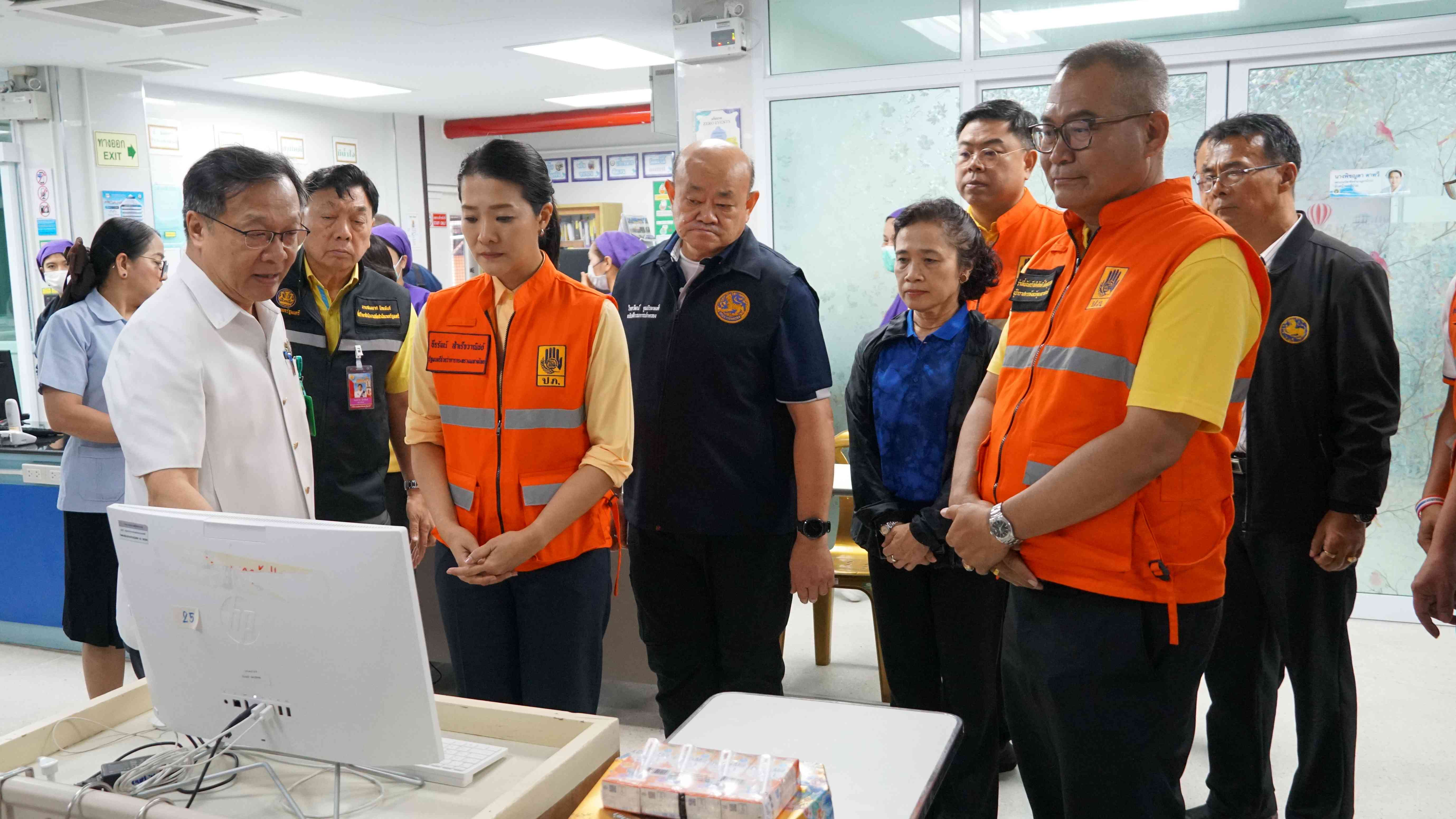 รพ.สรรพสิทธิประสงค์ ให้การต้อนรับ รัฐมนตรีช่วยว่าการกระทรวงมหาดไทย ลงพื้นที่ตรวจเยี่ยมให้กำลังใจผู้ที่ได้รับบาดเจ็บจากสถานการณ์ชายแดนไทย - กัมพูชา