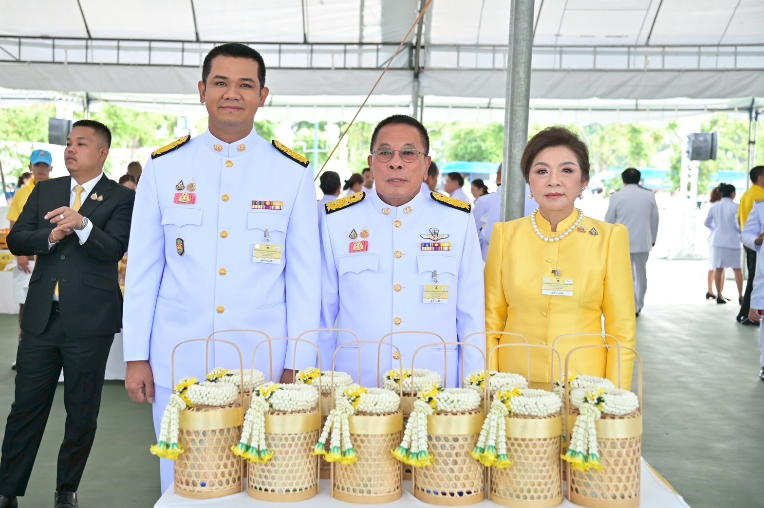 รมช.สธ. ทำบุญตักบาตรพระภิกษุสงฆ์ เพื่อถวายเป็นพระราชกุศลแด่พระบาทสมเด็จพระเจ้าอยู่หัว เนื่องในโอกาสวันเฉลิมพระชนมพรรษา 28 กรกฎาคม  2568