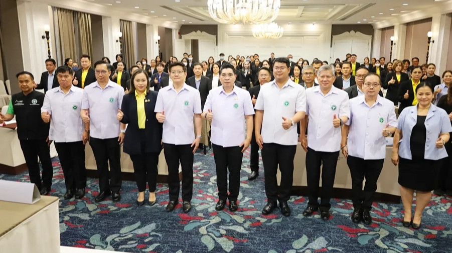 หมอใหญ่กรุงเก่า: ให้การต้อนรับ นายกองตรี ดร.ธนกฤต  จิตรอารีรัตน์ เลขานุการรัฐมนต...