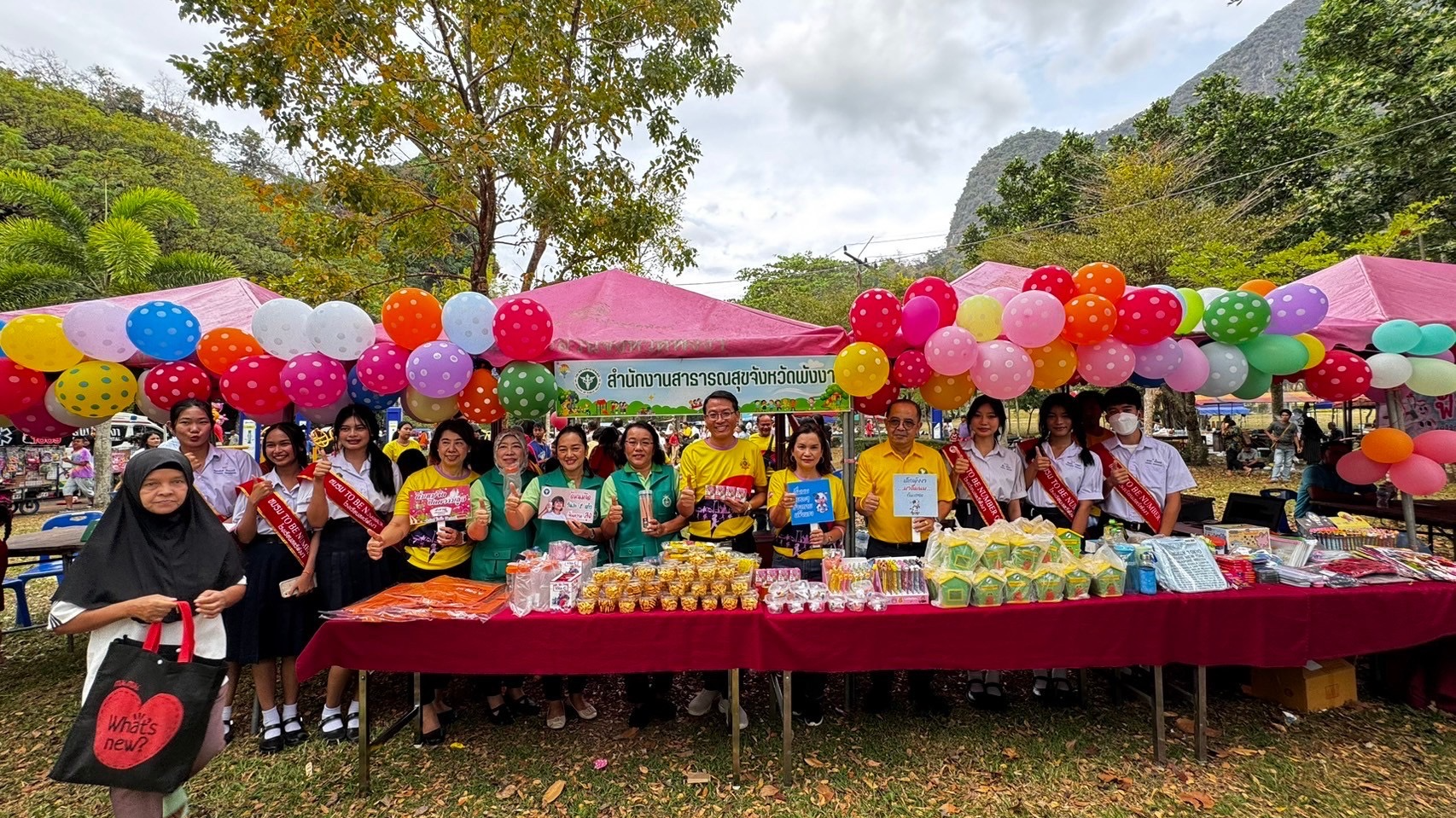 ประธานแม่บ้านสาธารณสุข สาขาจังหวัดพังงา  ร่วมจัดกิจกรรมดื่มนมจืด ยืดความสูง  เนื่องในวันเด็กแห่งชาติ ปี 2568