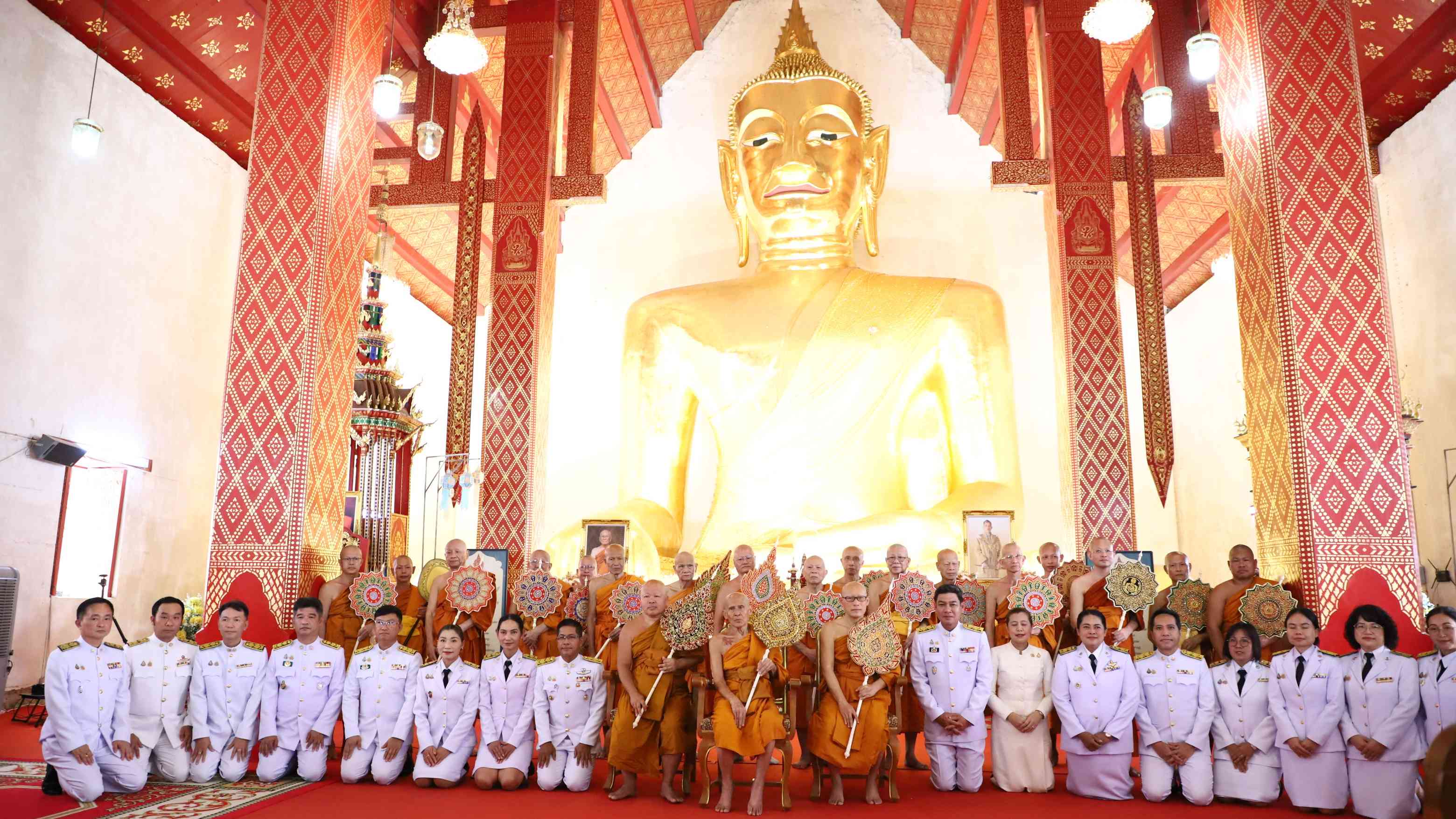 สาธารณสุขจังหวัดพะเยา ร่วมพิธีอัญเชิญน้ำสรง และพิธีสรงน้ำพระราชทาน เนื่องในประเพ...
