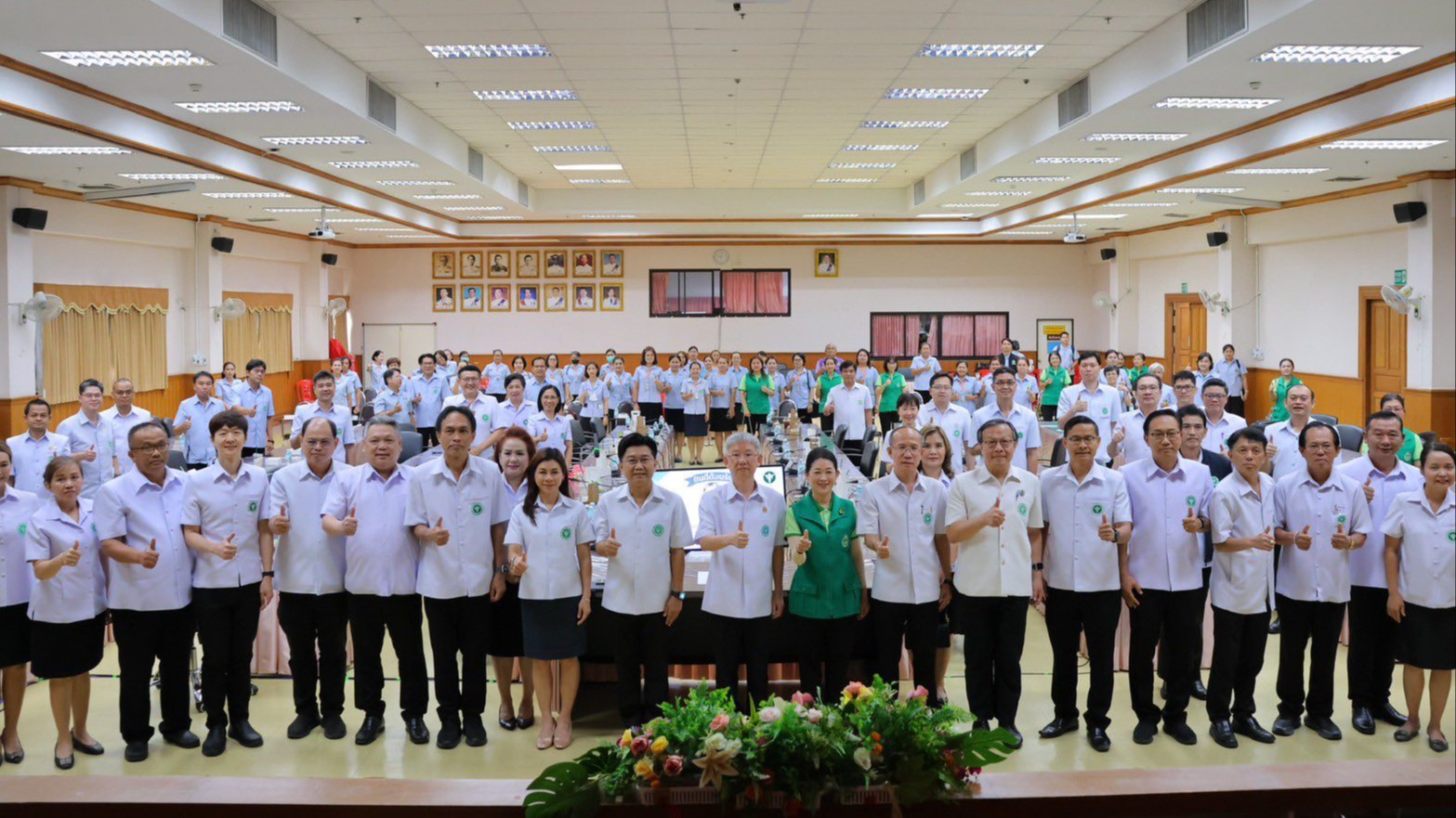 นพ.สสจ.อุบลฯ ร่วมต้อนรับปลัดกระทรวงสาธารณสุข ในการตรวจเยี่ยม และสร้างขวัญกำลังใจแก่เจ้าหน้าที่ ณ โรงพยาบาลศรีสะเกษ/โรงพยาบาลกันทรลักษ์ จังหวัดศรีสะเกษ