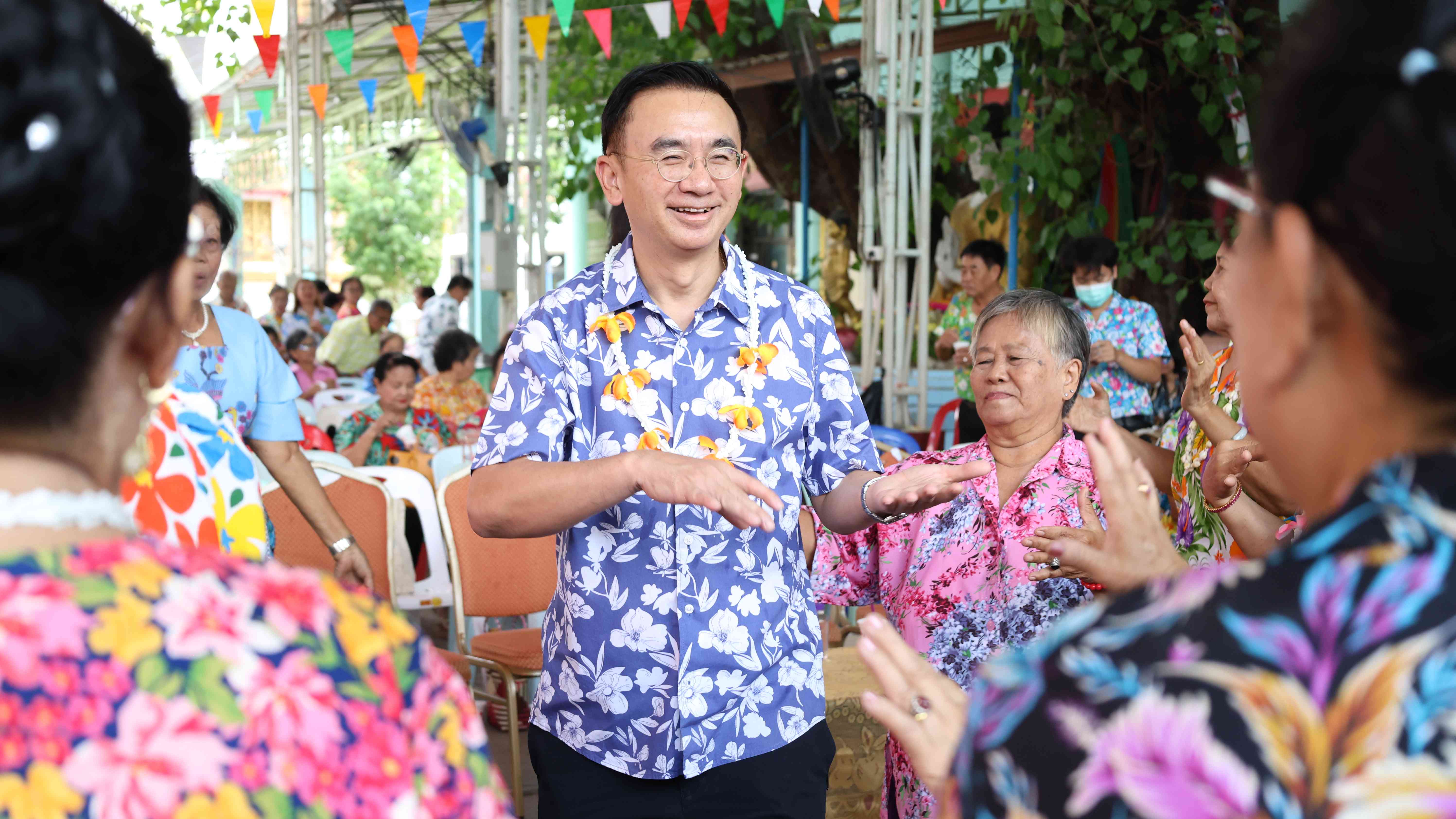 รพ.แม่สอด จัดกิจกรรม สงกรานต์ไทย ปี๋ใหม่เมือง