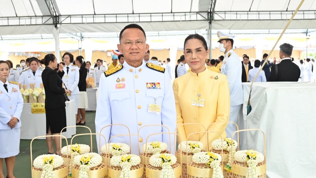 รมว.สธ. ทำบุญตักบาตรพระภิกษุสงฆ์ เพื่อถวายเป็นพระราชกุศลแด่พระบาทสมเด็จพระเจ้าอยู่หัว เนื่องในโอกาสวันเฉลิมพระชนมพรรษา 28 กรกฎาคม  2568