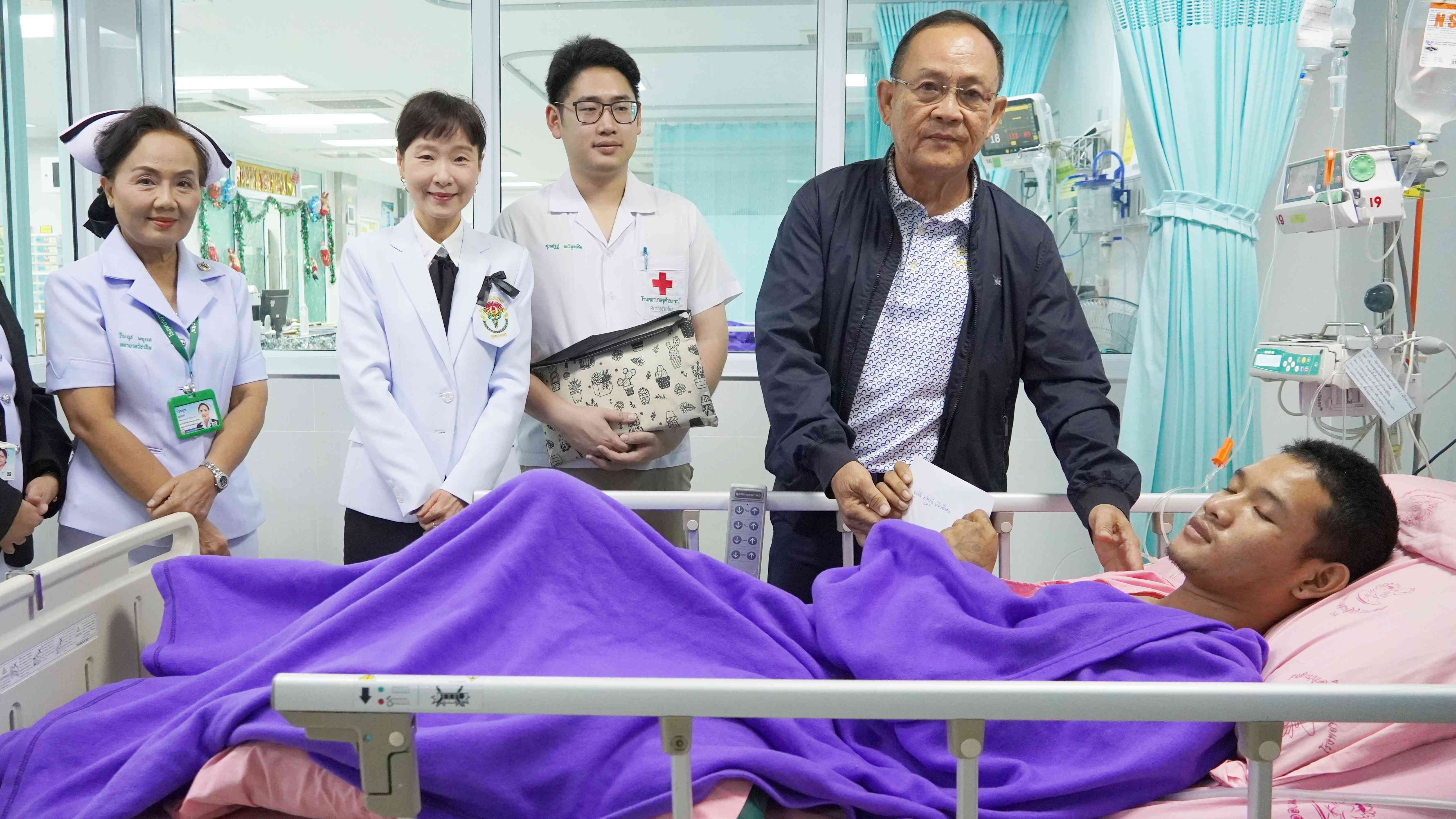 มูลนิธิณัฐภูมิเยี่ยมให้กำลังใจ กำลังพลที่ได้รับบาดเจ็บ จากเหตุการณ์ความไม่สงบชาย...