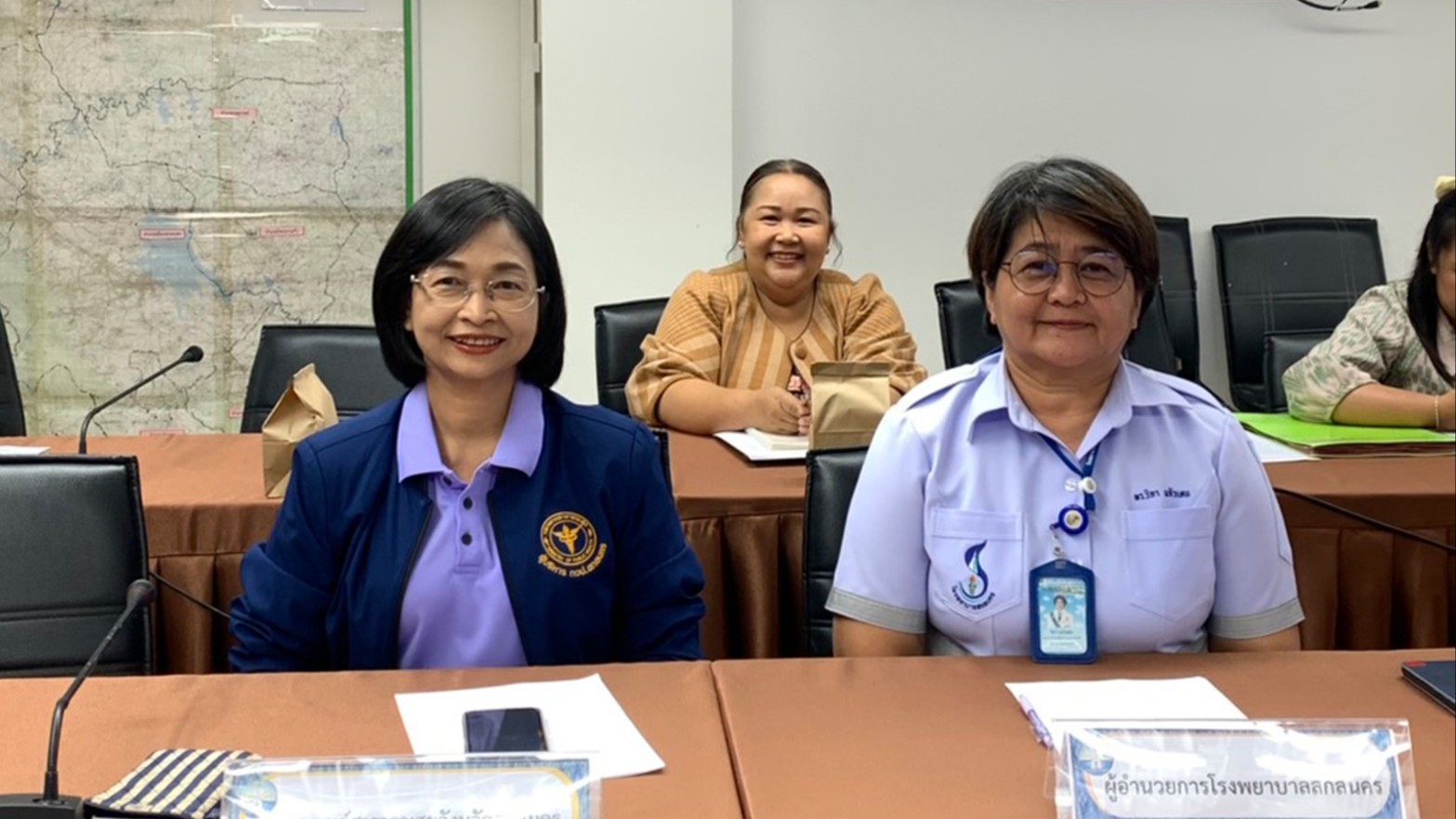 สสจ.สกลนคร “ประชุมติดตามผลการดำเนินงานการเตรียมการดำเนินโครงการนำคณะทูตและกงสุลต่างประเทศฯ ทัศนศึกษาโครงการอันเนื่องมาจากพระราชดำริ”