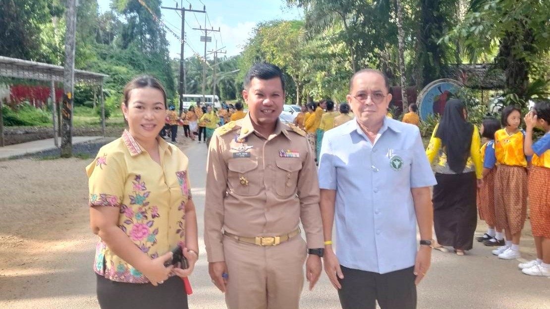 รองนายแพทย์สาธารณสุขจังหวัดพังงา ร่วมต้อนรับคณะกรรมการฯ ในการตรวจประเมิน ผลการปฏิบัติงานในพื้นที่ ของนายอำเภอ ตามโครงการ“นายอำเภอแหวนเพชร” ประจำปีงบประมาณ พ.ศ. 2568