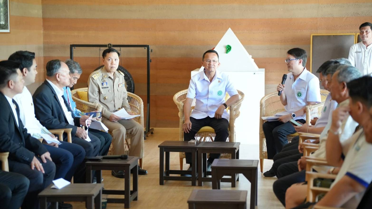 รัฐมนตรีว่าการกระทรวงสาธารณสุข รับฟังข้อเสนอของภาคเอกชนจังหวัดพังงา มุ่งพัฒนาให้เป็นเมืองท่องเที่ยวเชิงสุขภาพในระดับประเทศและนานาชาติ