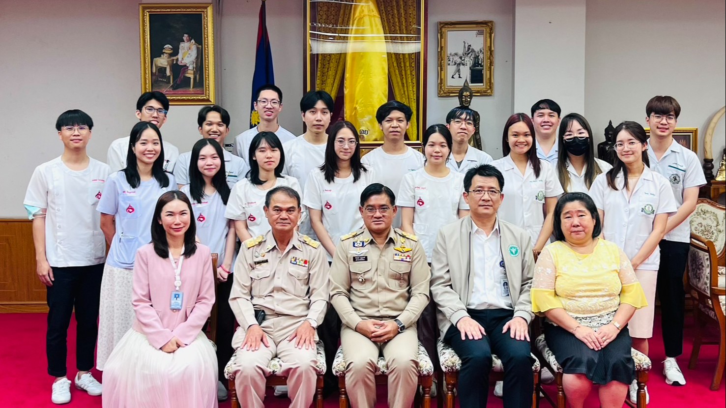 สสจ.เลย นำทีมแพทย์ Intern เข้าพบผู้ว่าราชการจังหวัดเลย