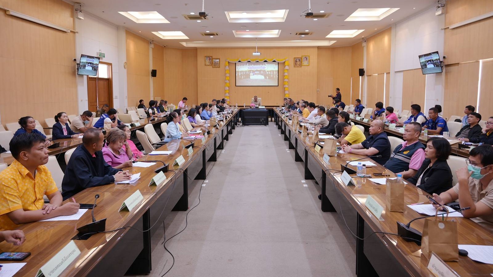 นพ.สสจ.อุบลฯ ร่วมประชุมคณะกรรมการศูนย์อำนวยการป้องกันและปราบปรามยาเสพติดจังหวัดอ...