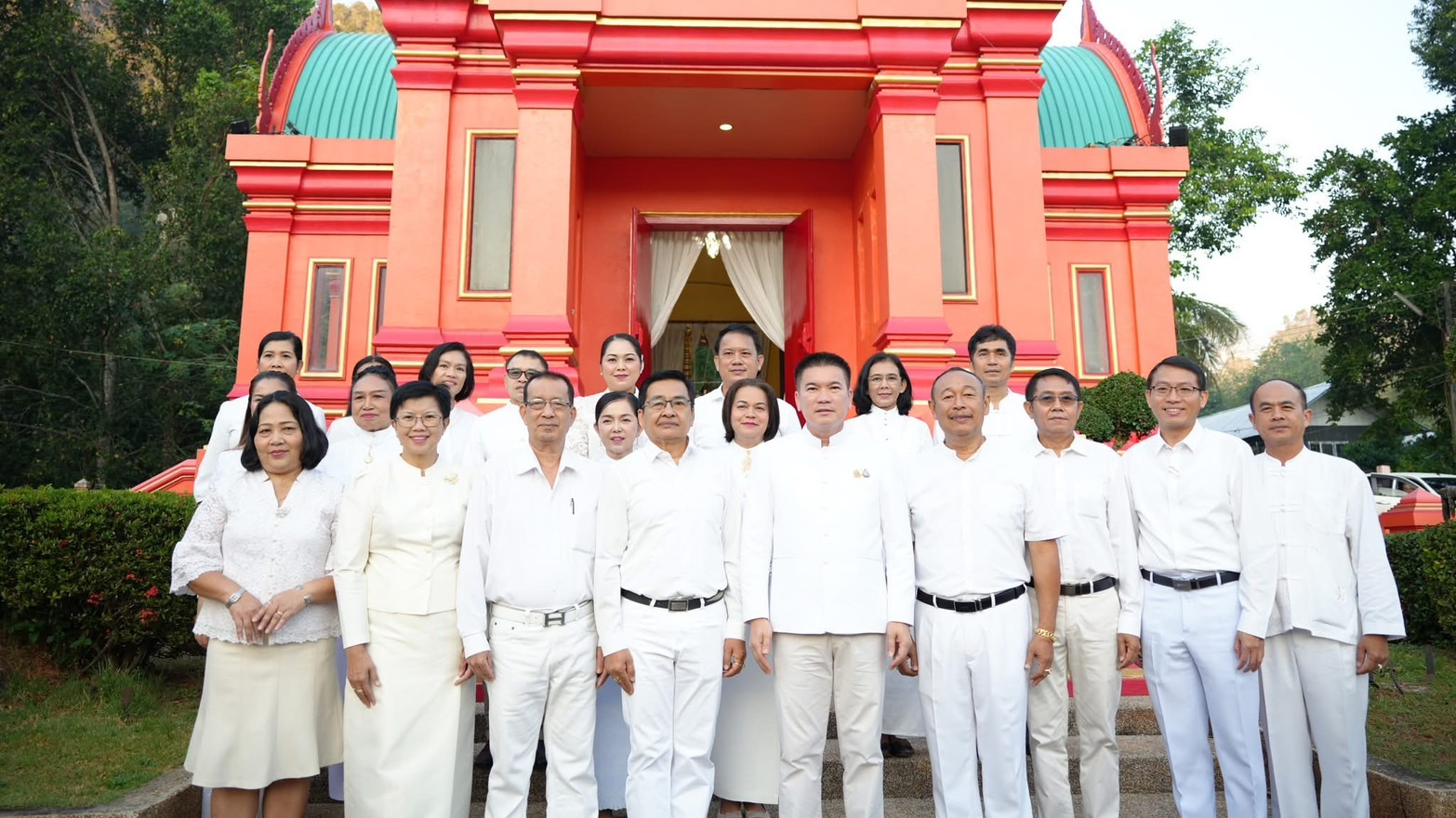 นายแพทย์สาธารณสุขจังหวัดพังงา ร่วมพิธีบวงสรวงสิ่งศักดิ์สิทธิ์ประจำเมือง ก่อนเปิด...