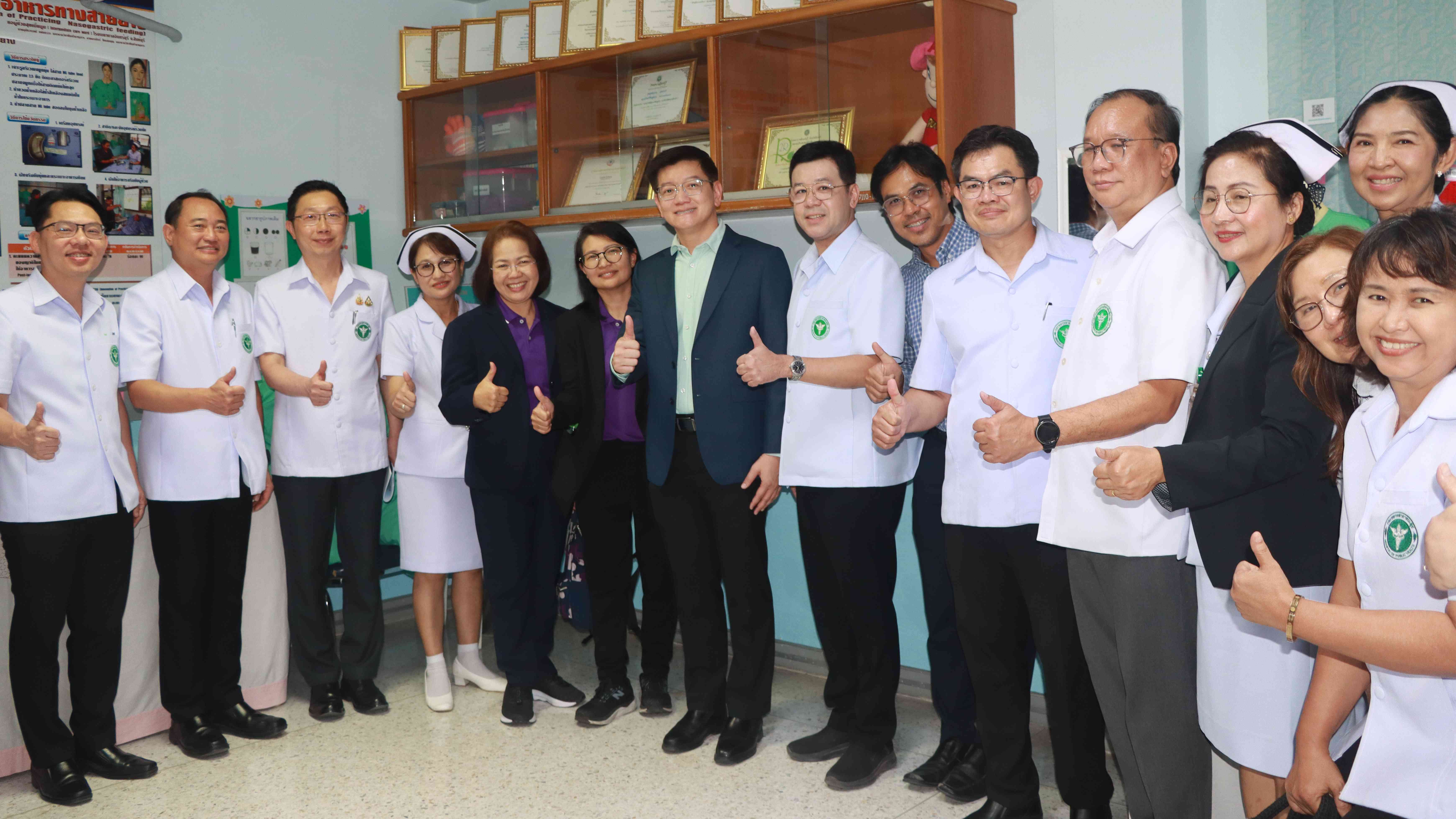 ผู้อำนวยการโรงพยาบาลสิงห์บุรี ร่วมรับฟังการประชุมสรุปผลการตรวจราชการและนิเทศงาน ...