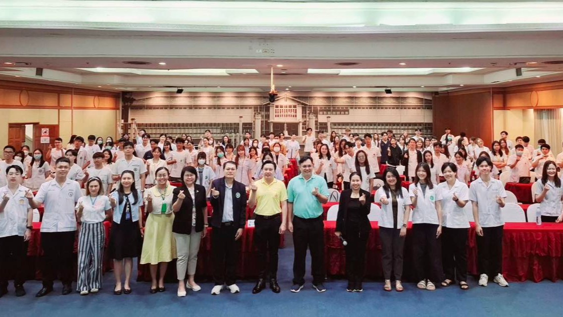 สา‘สุขอุบลฯ ประธานการประชุมเชิงปฏิบัติการ การให้รหัสโรคและหัตถการ และการสรุปเวชระเบียนให้สมบูรณ์