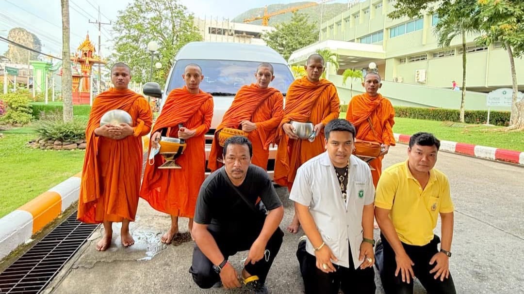 โรงพยาบาลพังงา : จัดกิจกรรมทำบุญเดือนเกิด “มิถุนายน”