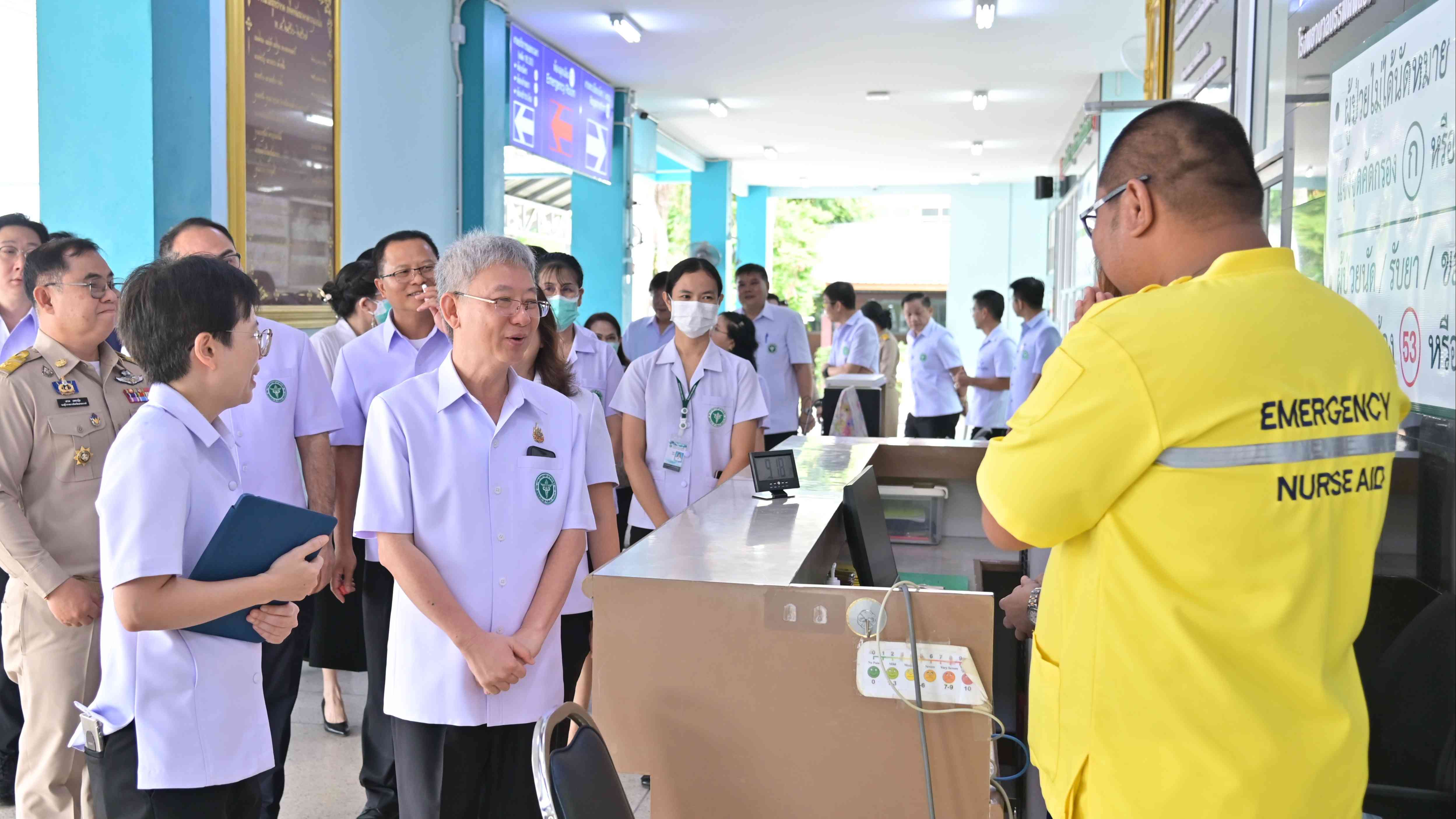 ปลัด สธ. เยี่ยมให้กำลังใจบุคลากร เจ้าหน้าที่ รพ.บรรพตพิสัย