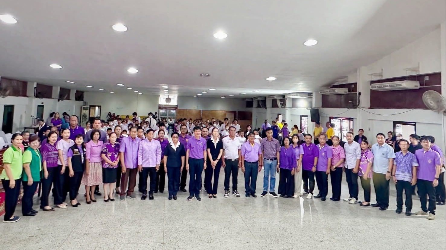 โรงพยาบาลเสนา  ร่วมมอบทุนการศึกษานักเรียนยากไร้ตามโครงการ 1,000 ทุนการศึกษา กาชาดสานฝันเพื่อเด็กดี