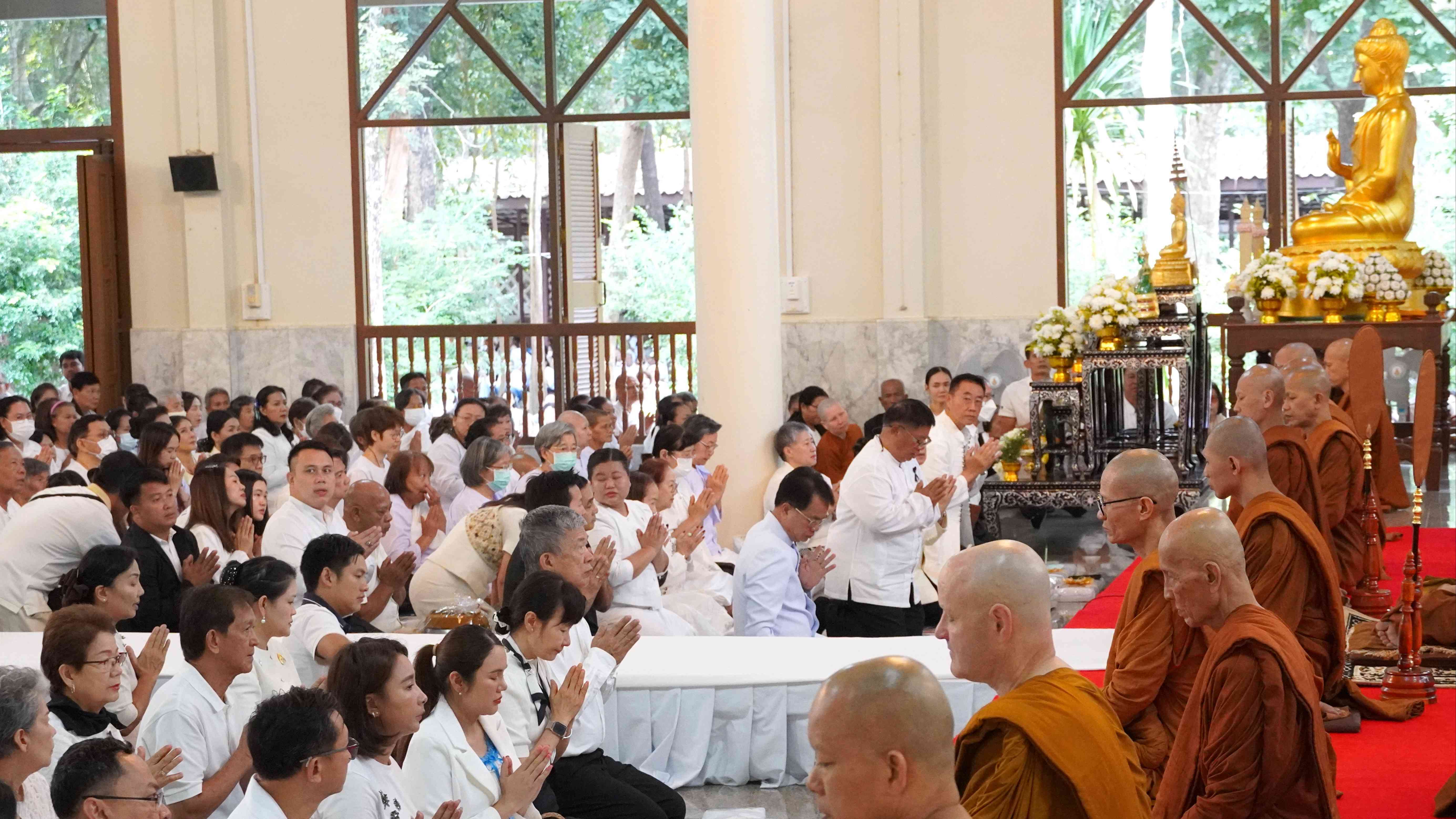 รพ.สรรพสิทธิประสงค์ ร่วมทำบุญตักบาตรและร่วมถวายผ้ากฐินวัดหนองป่าพง ประจำปี 2568