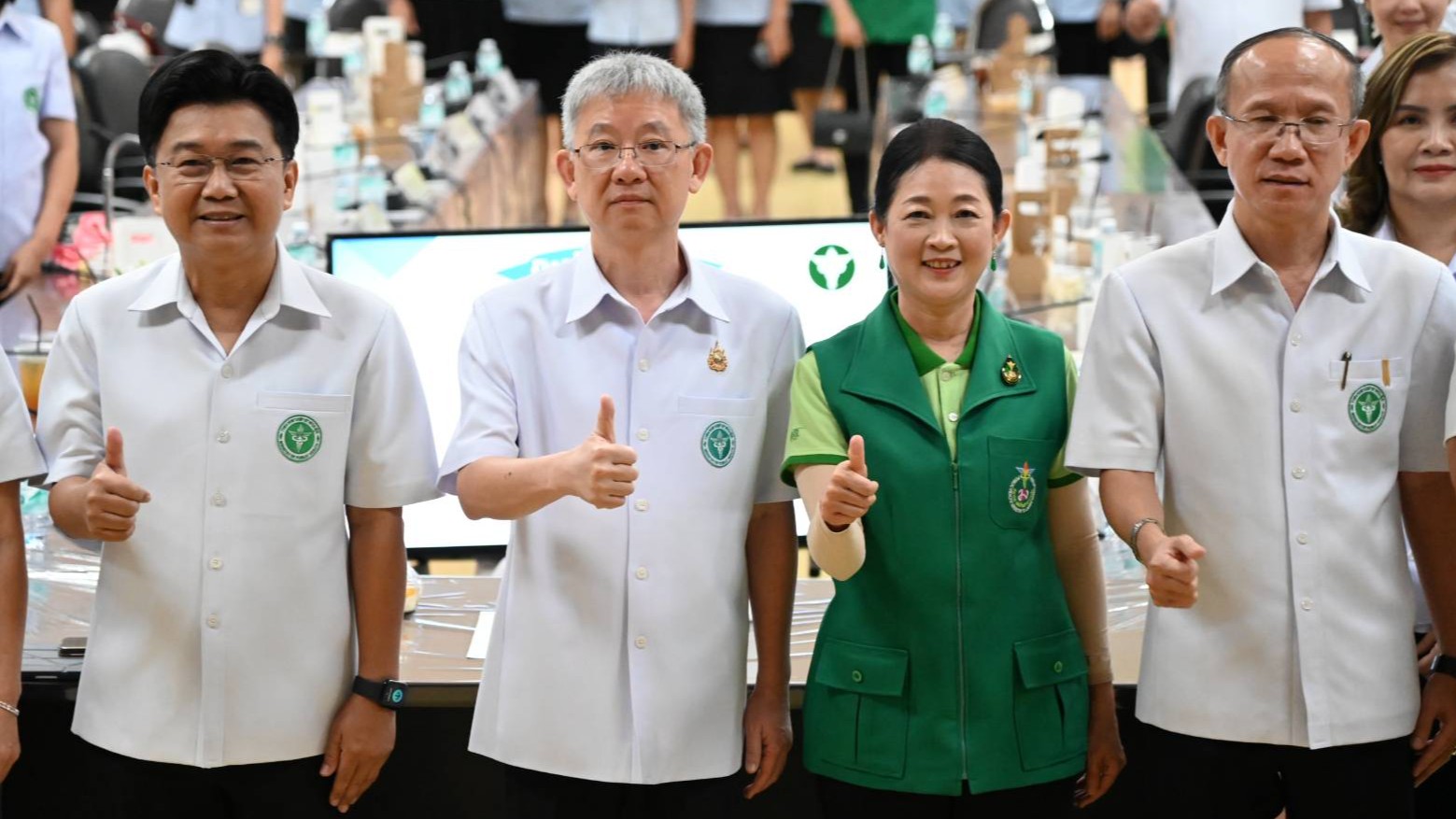 ปลัดกระทรวงสาธารณสุข เยี่ยมให้กำลังใจบุคลากร รับฟังการดำเนินงาน โรงพยาบาลศรีสะเกษ จ.ศรีสะเกษ