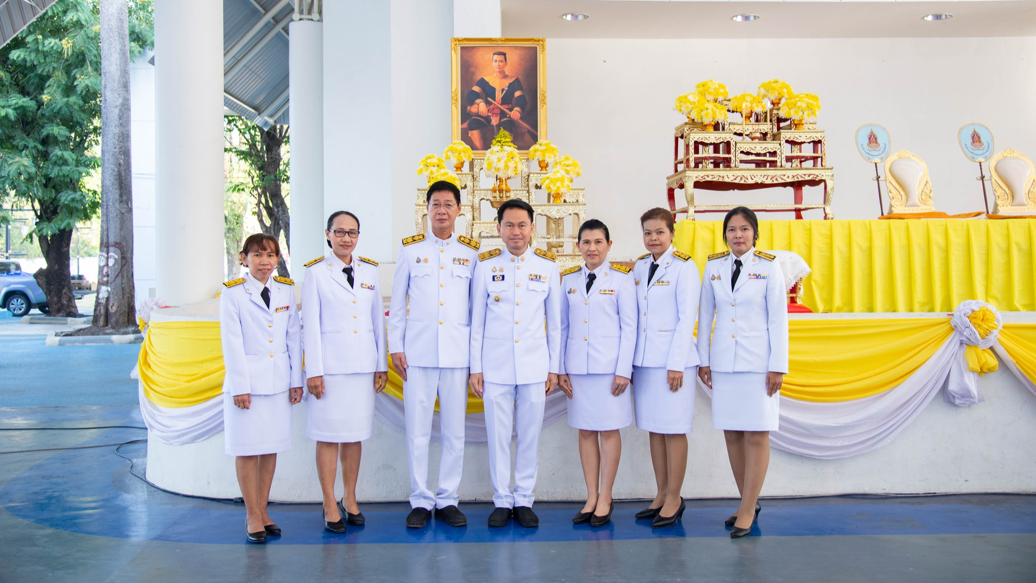 รพ.บุรีรัมย์ ร่วมพิธีทำบุญตักบาตรและวางพานพุ่มดอกไม้สดวายราชสดุดีน้อมรำลึกในพระมหากรุณาธิคุณสมเด็จพระนเรศวรมหาราช