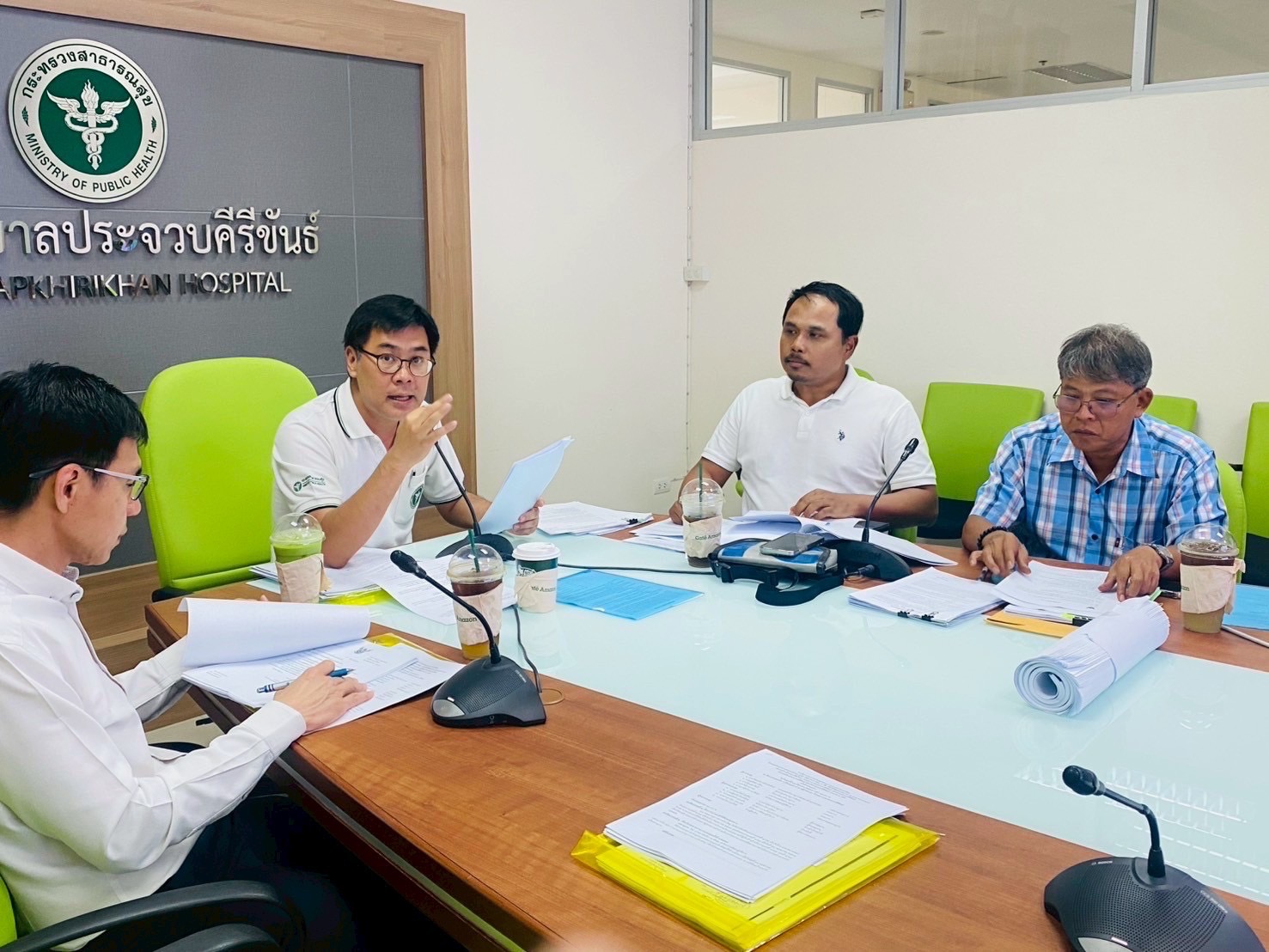 โรงพยาบาลประจวบคีรีขันธ์ตรวจรับงานก่อสร้างอาคารพักแพทย์