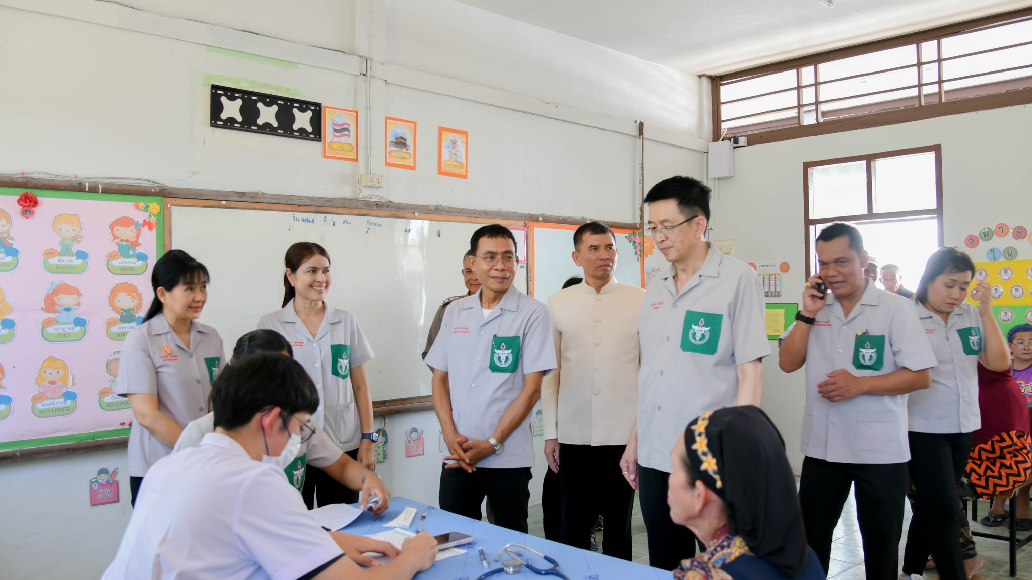 ​สธ.ตรัง ออกหน่วยแพทย์เคลื่อนที่ พอ.สว.จังหวัดตรัง ณ โรงเรียนหาดทรายทอง หมู่ที่ ๔ ตำบลเกาะสุกร อำเภอปะเหลียน จังหวัดตรัง