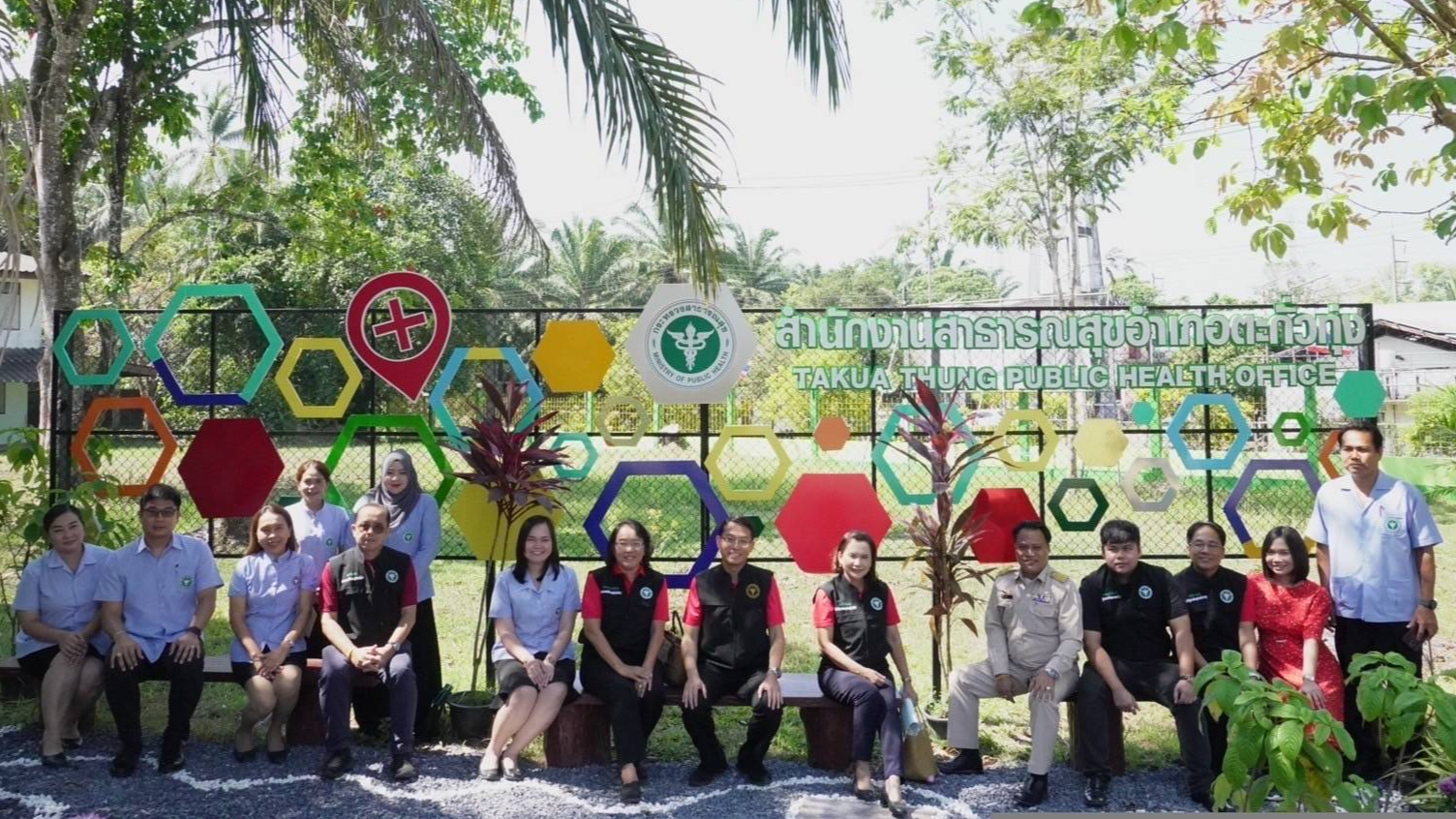 นายแพทย์สาธารณสุขจังหวัดพังงา ลงพื้นที่ติดตามเยี่ยมเสริมพลัง เพื่อสร้างขวัญ กำลั...