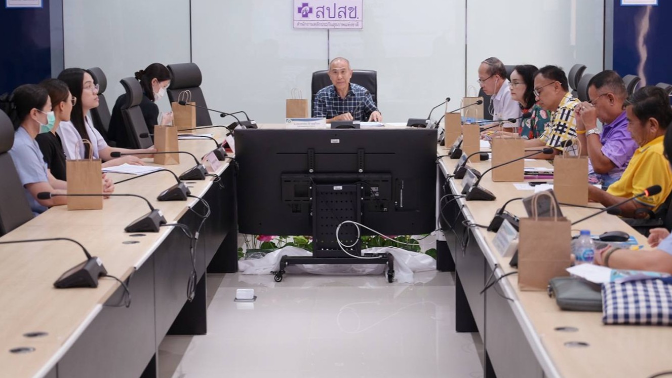 นพ.สสจ.อุบลฯ ร่วมประชุมคณะอนุกรรมการพิจารณาวินิจฉัยคำร้องขอรับเงินช่วยเหลือเบื้อ...