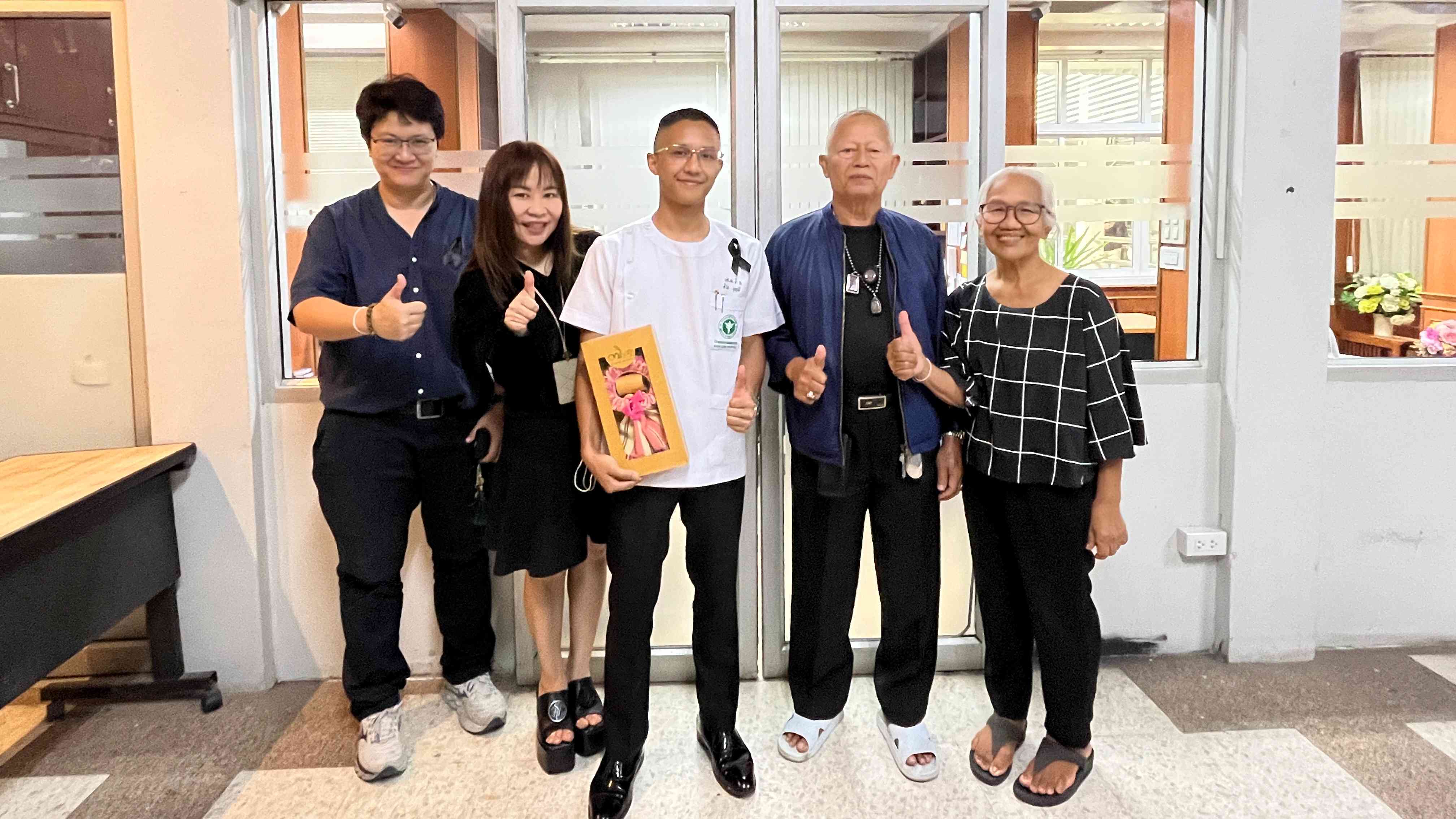 โรงพยาบาลขอนแก่น รับมอบเงินบริจาค จากคุณณฐิตา อยู่ขำ พร้อมครอบครัว