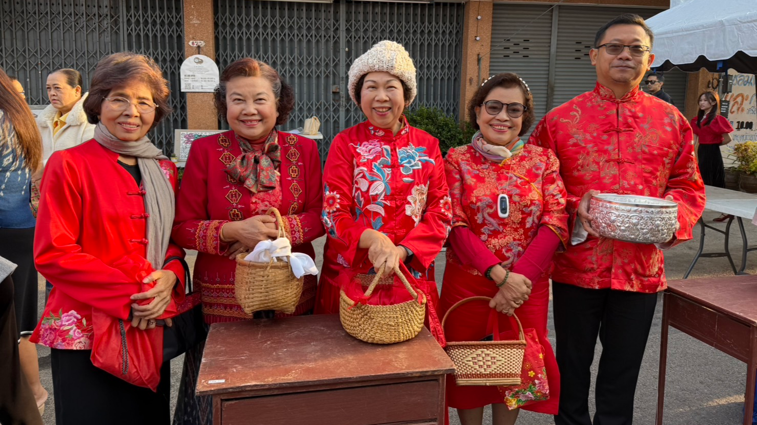 สสจ.สกลนคร “ร่วมพิธีทำบุญตักบาตร งานสานสัมพันธ์ศิลปวัฒนธรรมและประเพณี ไทย จีน เวียดนาม (ตรุษไทสกล) ประจำปี 2568”