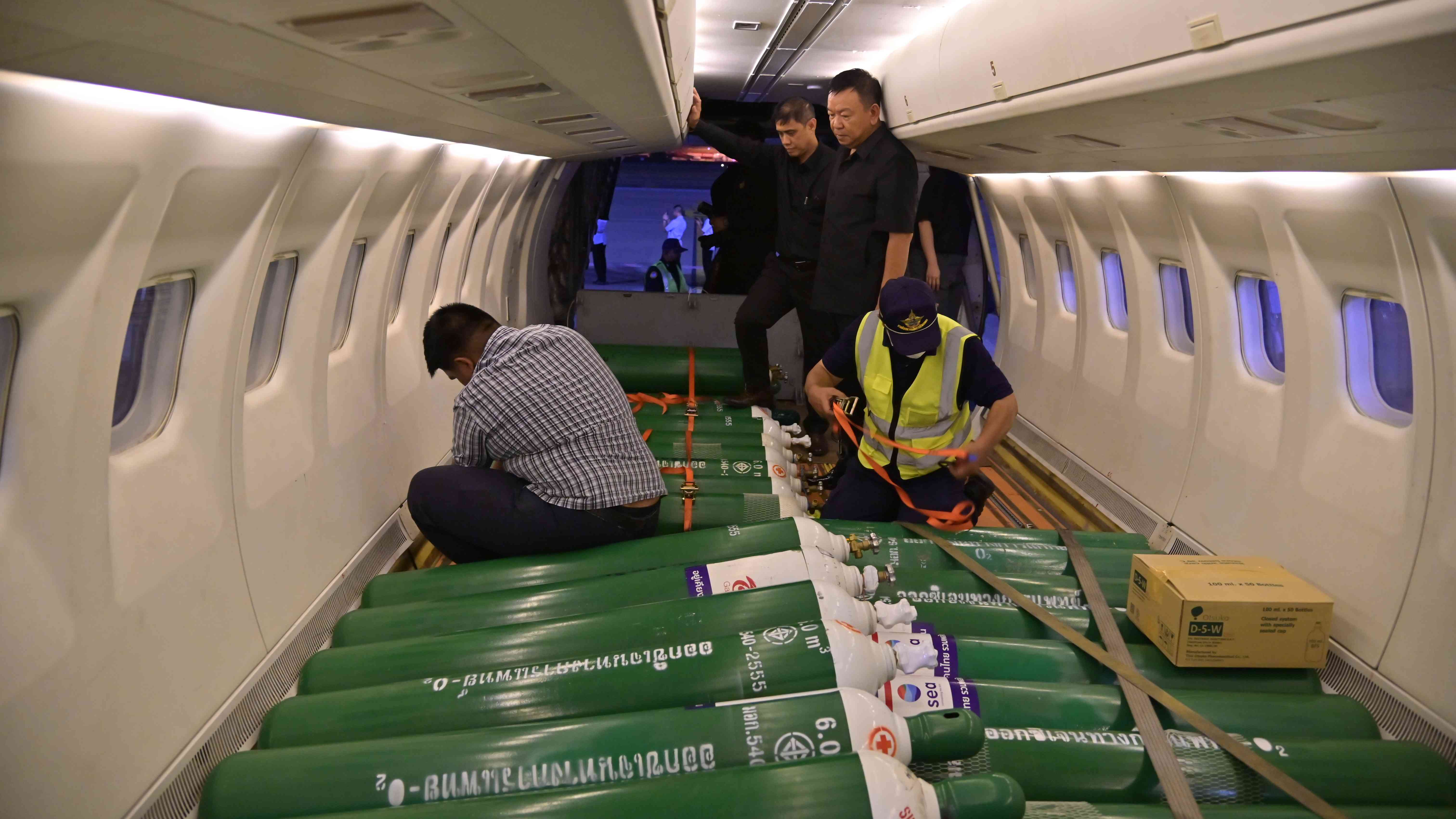 สธ. จัดส่งถังออกซิเจน ช่วยผู้ป่วยอาการหนัก รพ.หาดใหญ่