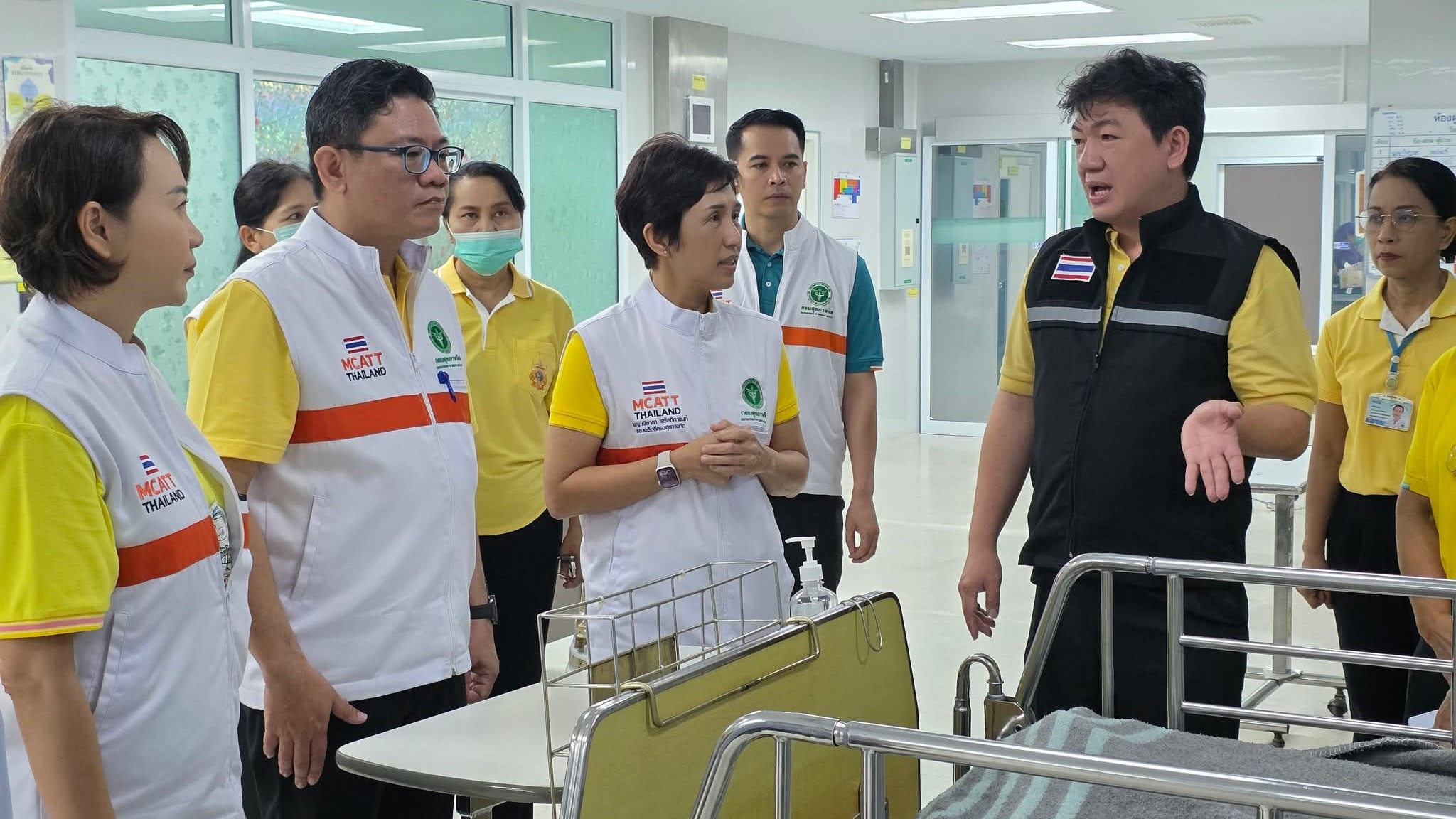 รองอธิบดีกรมสุขภาพจิต พร้อมคณะ เดินทางลงพื้นที่เยี่ยมให้กำลังใจผู้ป่วย ที่ได้รับผลกระทบจากเหตุการณ์ชายแดน ไทย - กัมพูชา และ เยี่ยมเสริมพลังเจ้าหน้าที่และบุคลากรสาธารณสุข
