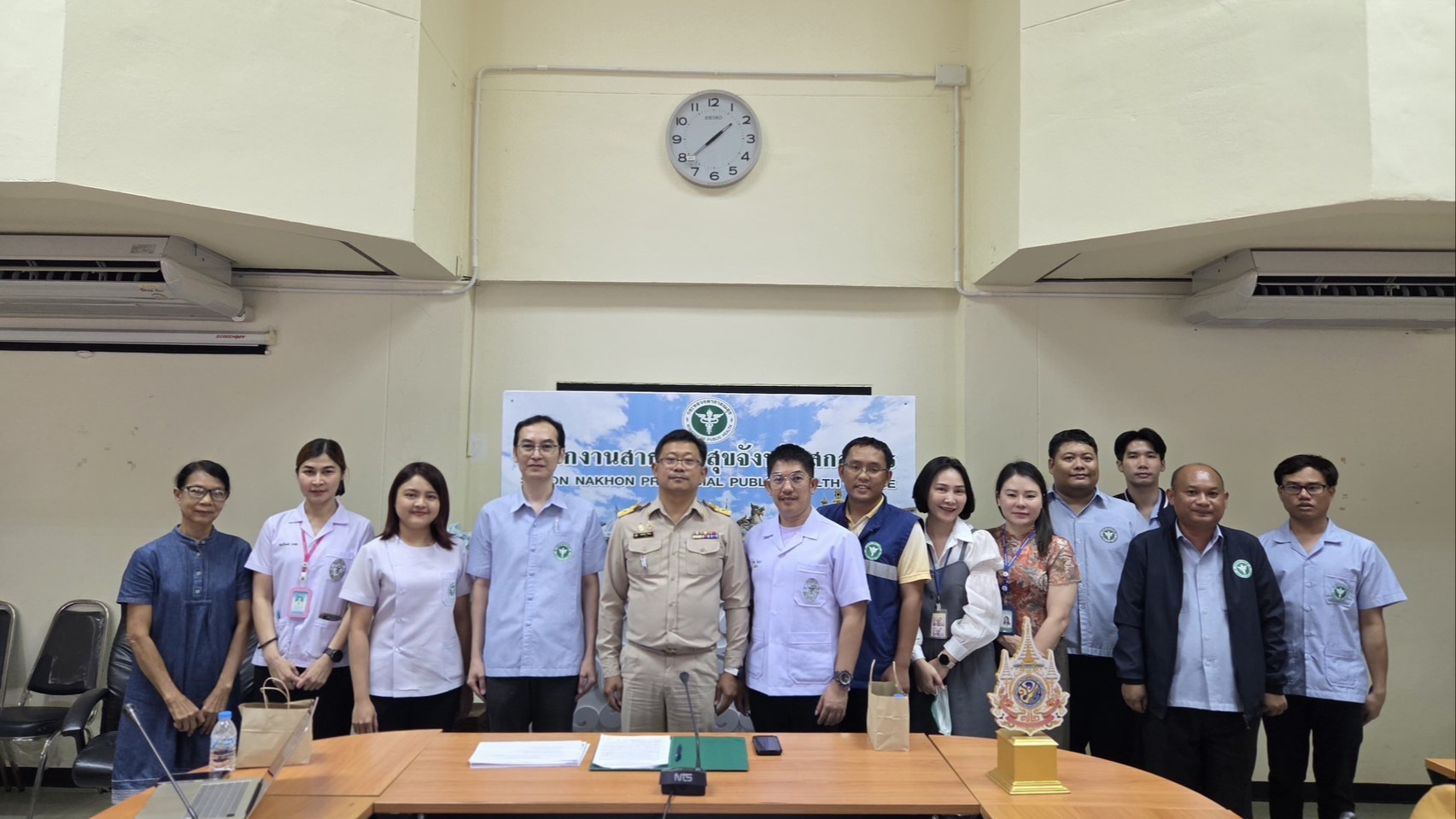 สสจ.สกลนคร “อบรมพัฒนาศักยภาพผู้ประกอบการสถานพยาบาลเพื่อการส่งเสริมการใช้ยาสมเหตุ...